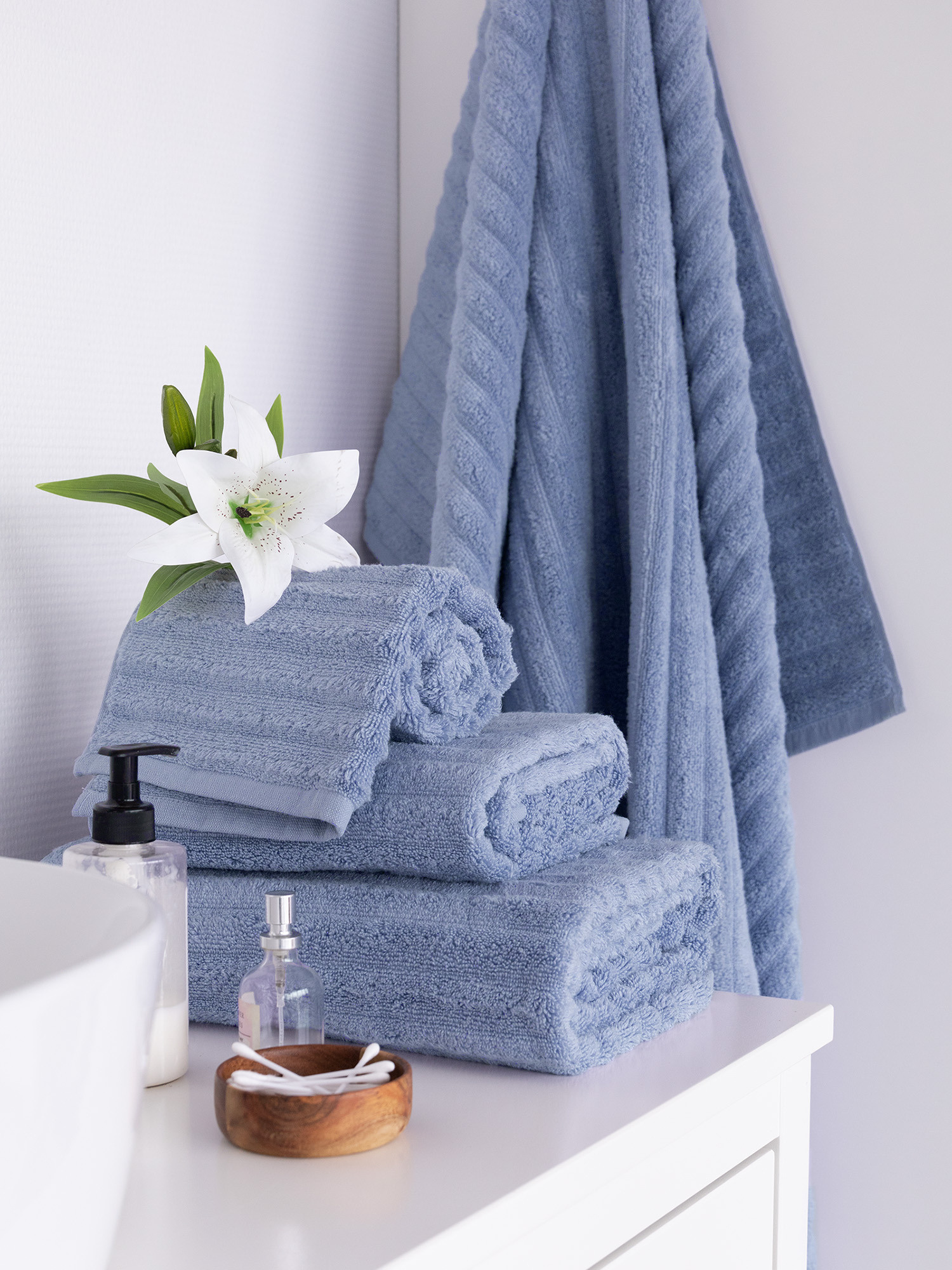 Имиджевая предметная съемка для Инстаграма, Вайлдберриз, Новосибирск. Съемка фото и видео для маркетплейсов Вайлдберриз, Озон в Новосибирске