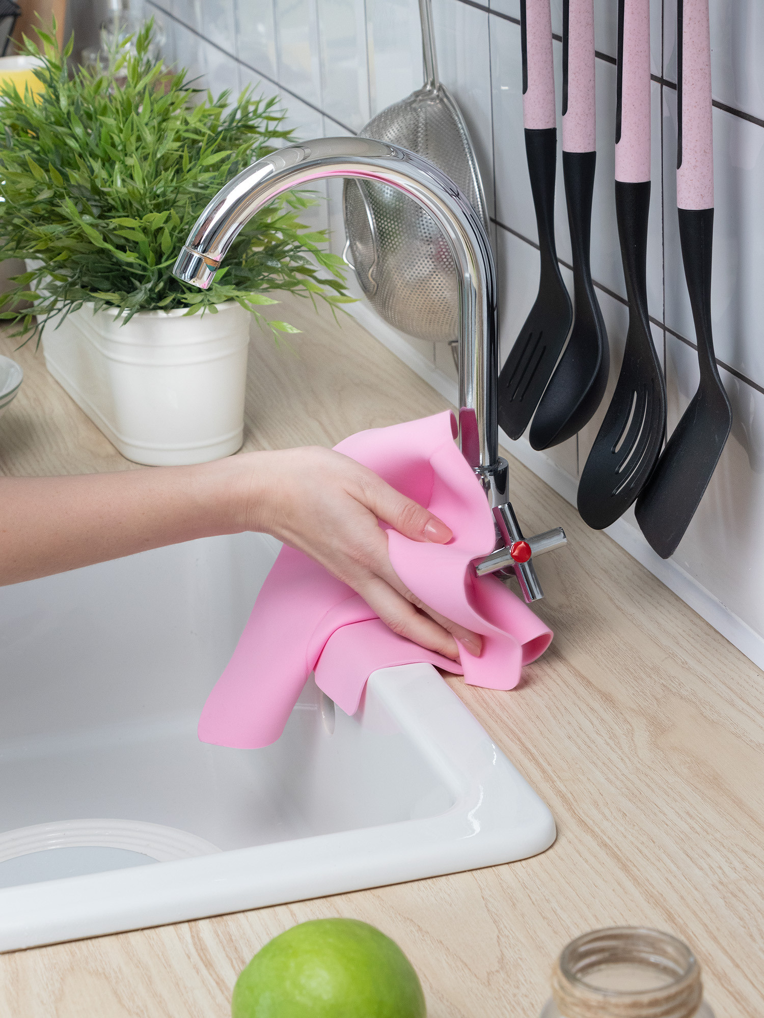 Имиджевая предметная съемка для Инстаграма, Вайлдберриз, Новосибирск. Съемка фото и видео для маркетплейсов Вайлдберриз, Озон в Новосибирске