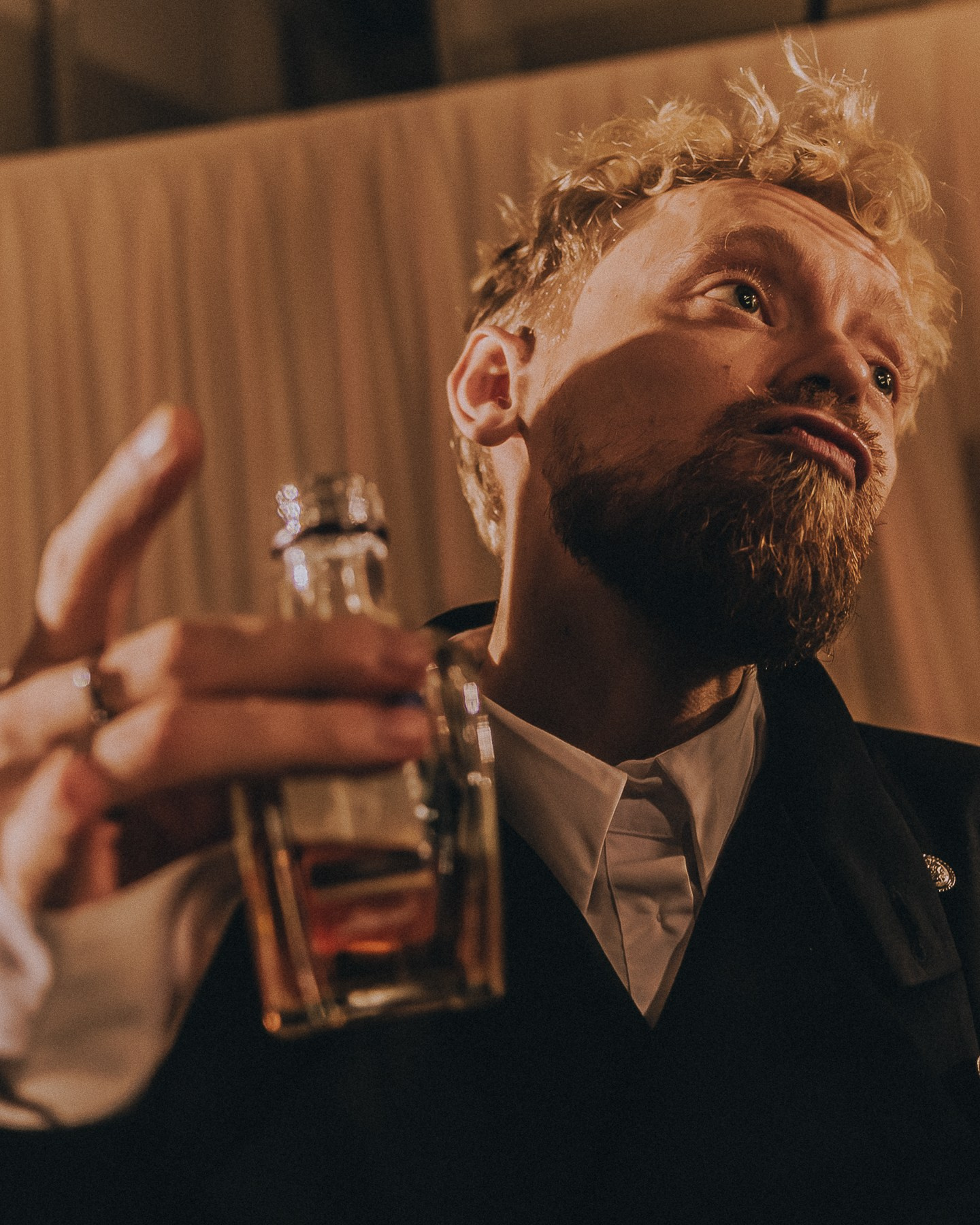 Фотограф на свадебную вечеринку Москва. VERSLIBRE | Свадебный и репортажный фотограф в Санкт-Петербурге, Москве, и Поволжье