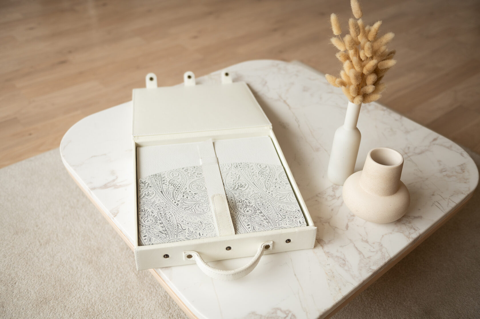 Упаковка фотокниг — короб, чемодан, фотобокс, тканевый чехол. Семейный фотограф в Москве Наталья Чуб, заказать Фотокнигу