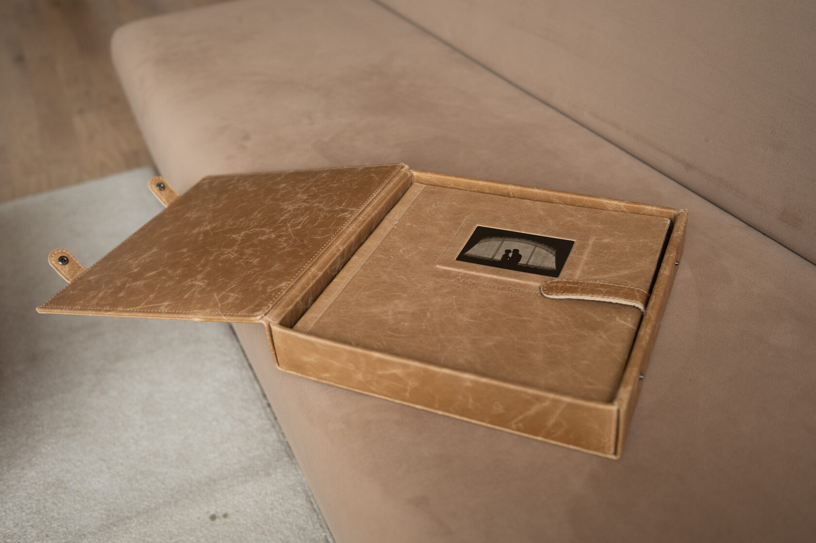 Упаковка фотокниг — короб, чемодан, фотобокс, тканевый чехол. Семейный фотограф в Москве Наталья Чуб, заказать Фотокнигу