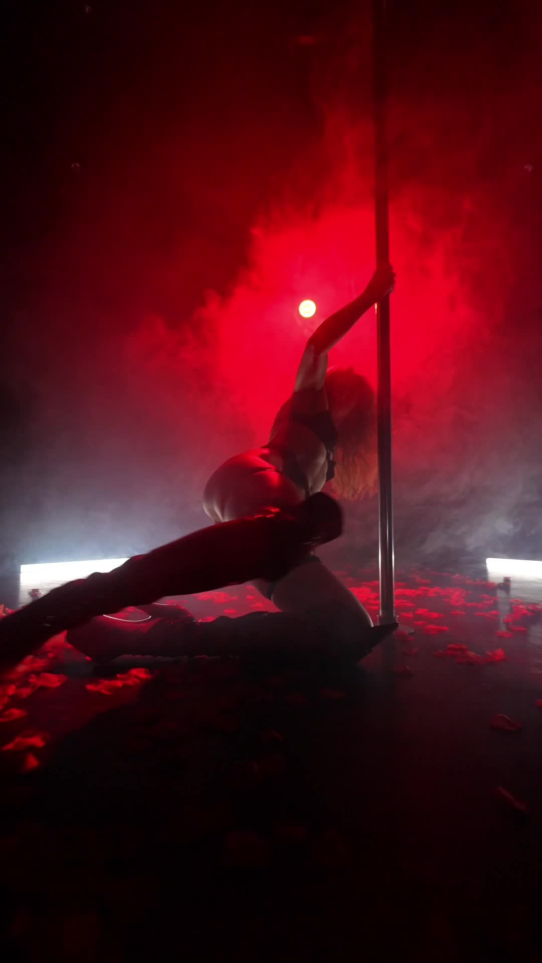 Red. Studio 4U — Для танца. Для фото. Для тебя