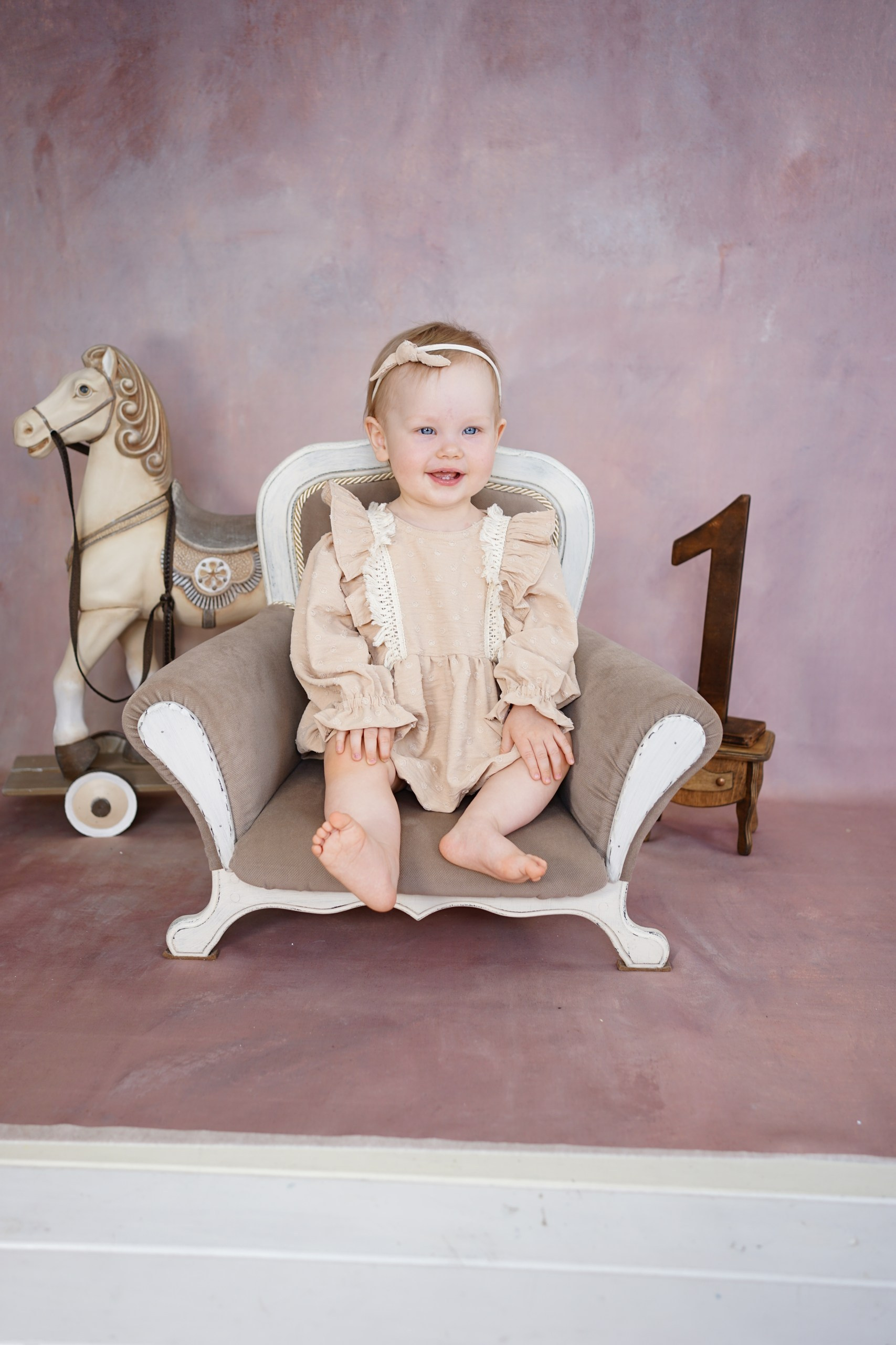 Фотозоны на ХОЛСТЕ. Детская Фотостудия ГОДОВАСИКИ в Санкт-Петербурге фотосесия на годик