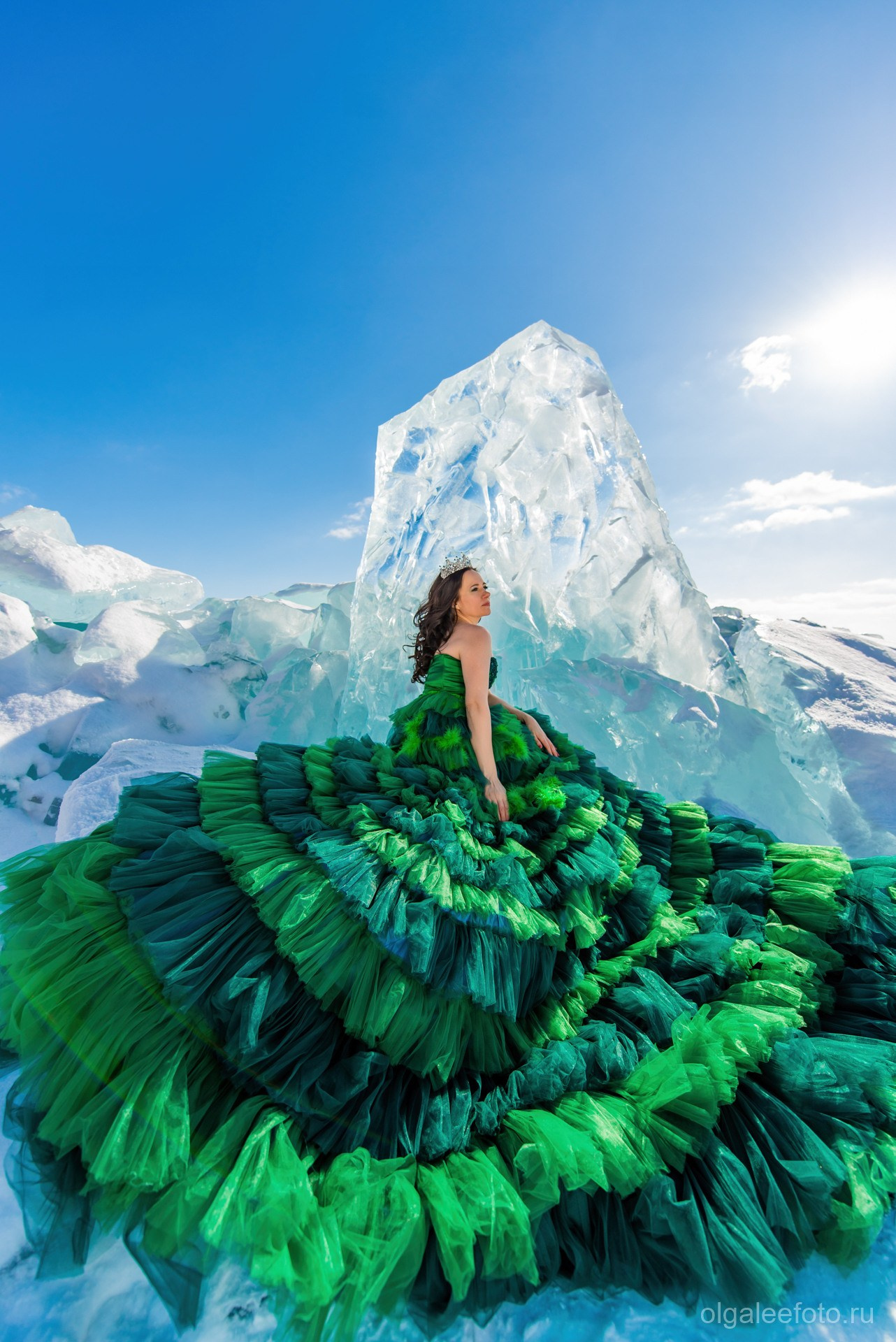 Юбка зеленая фатиновая воланы шлейф. Ольга Ли свадебный семейный фотограф Иркутск
