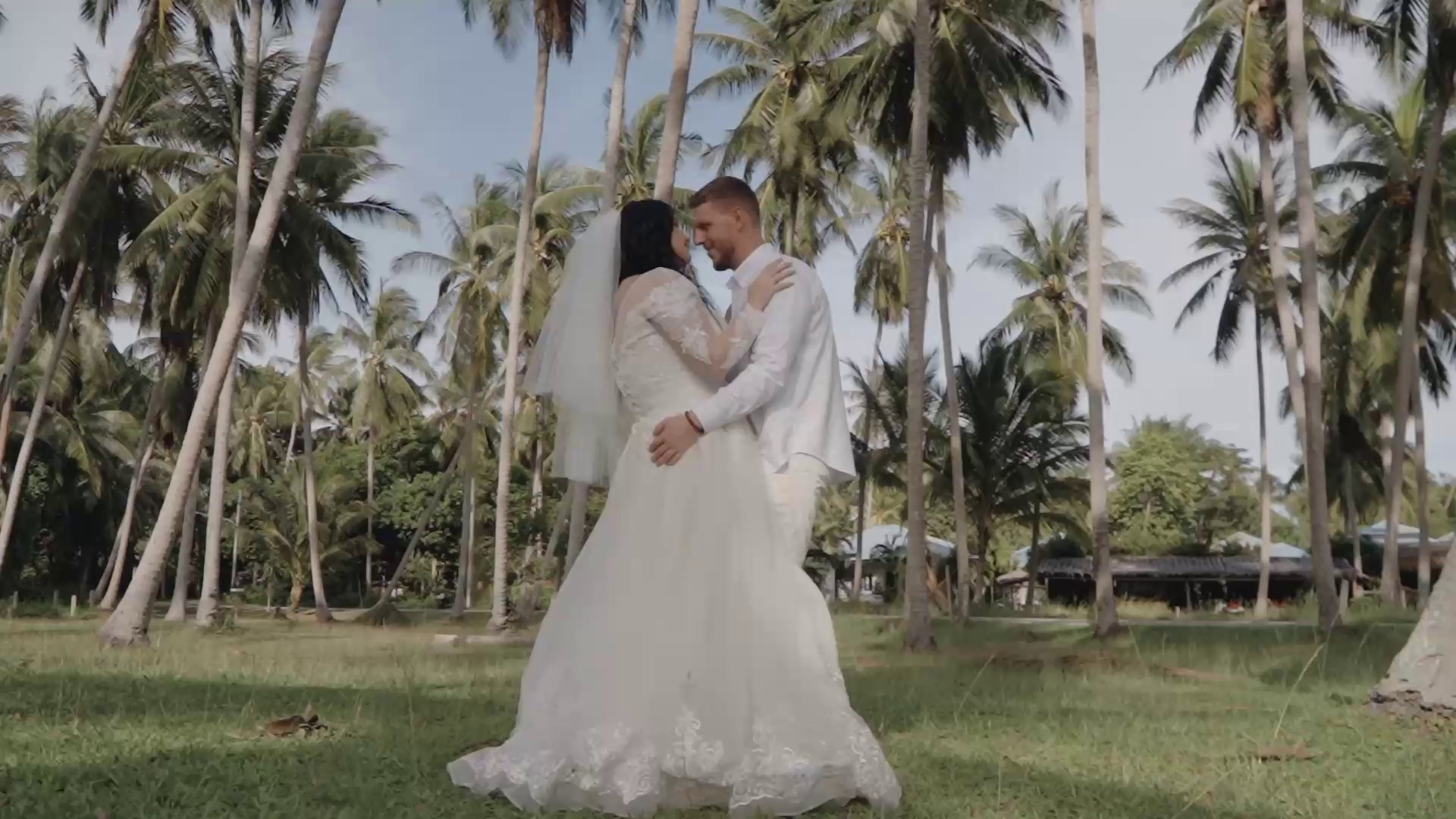 Свадьба на Самуи — Свадебный видеооператор и фотограф. Toros Life — видеограф и фотограф в Таиланде (Самуи, Панган)