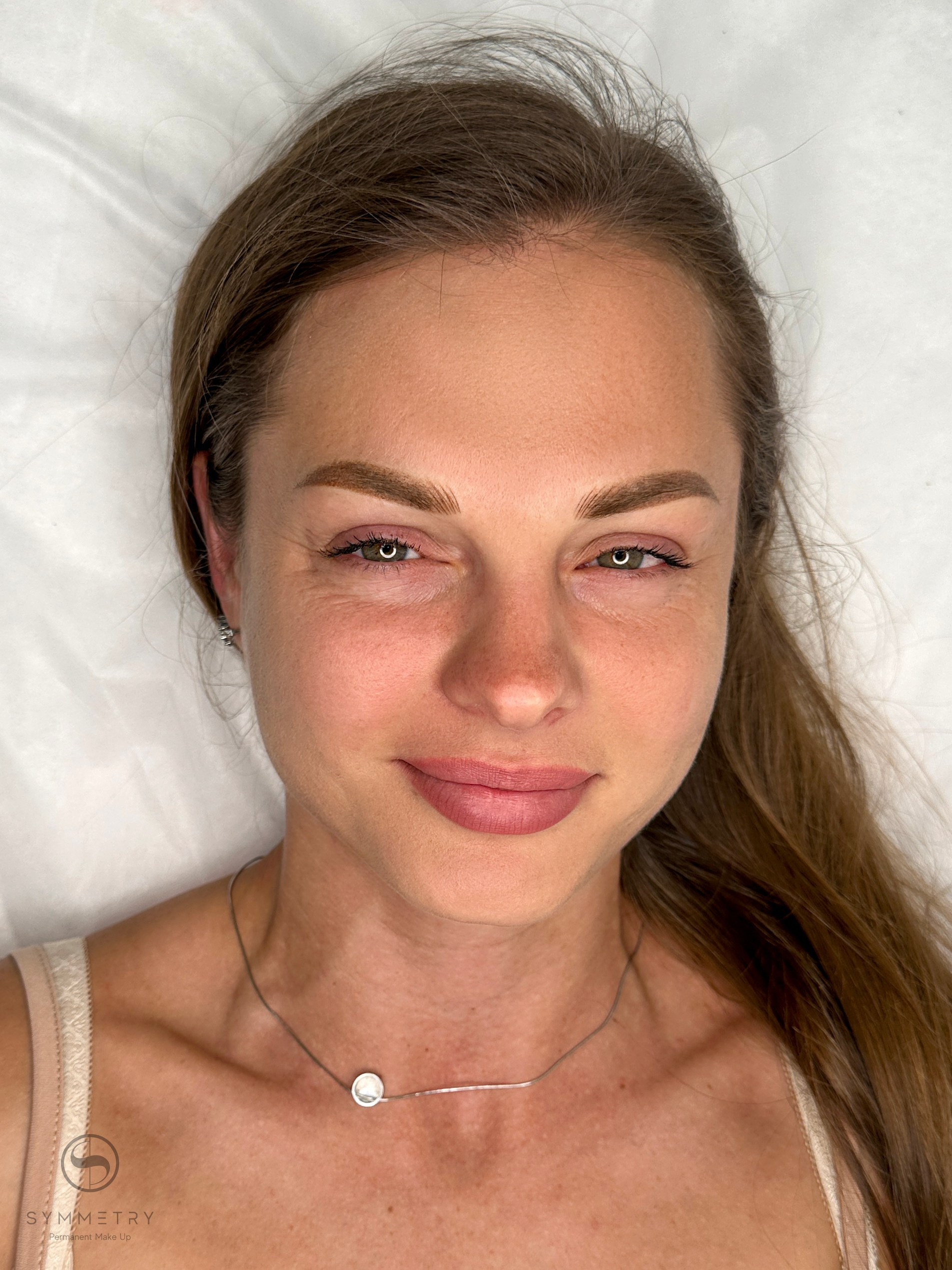 Элла. Студия перманентного макияжа, косметологии и массажа SYMMETRY в Москве, м. Киевская