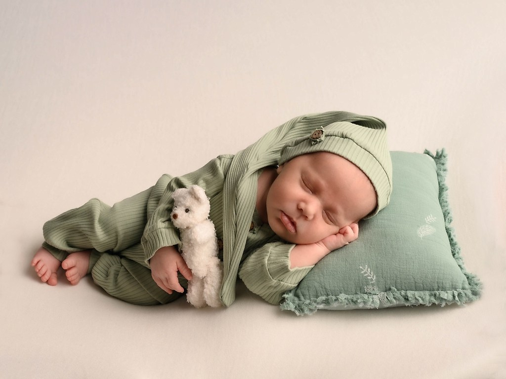 Фотография новорожденных Уссурийск. Рубрика авторская обработка ДО и После. Фотограф новорожденных (ньюборн) в г. Уссурийске Приморский край Ирина Губанова