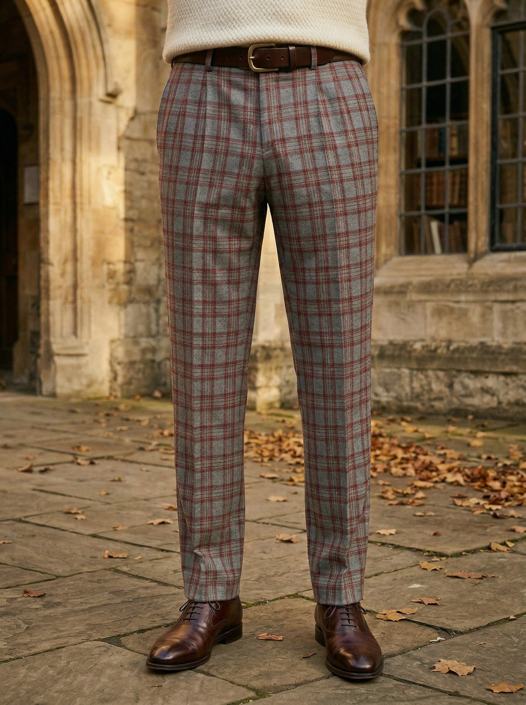 Генерация имиджевого контента для брюк в клетку