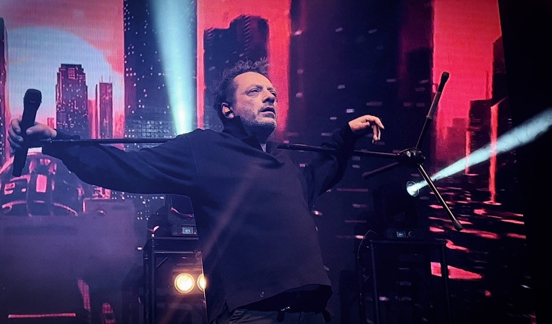 Шайтан, погаси мой пожар: Глеб Самойлов & The Matrixx — последний московский концерт 2022 года. Концертный репортёр Валерия Сафина