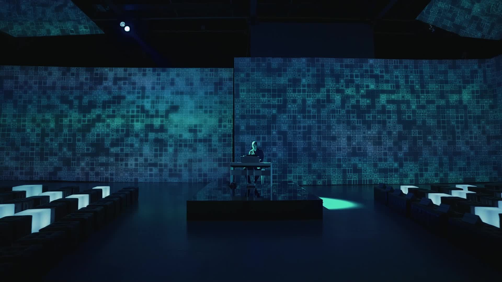 ВИДЕО. Антон Чигляков -   профессиональный фотограф