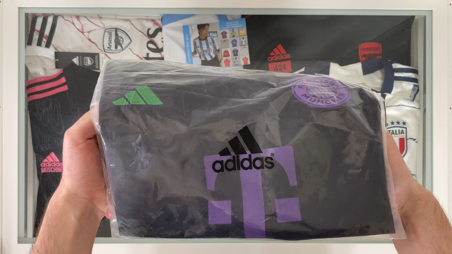 Видео обзор на футболку Bayern München 23/24. Футбольный магазин — ssw_magazin