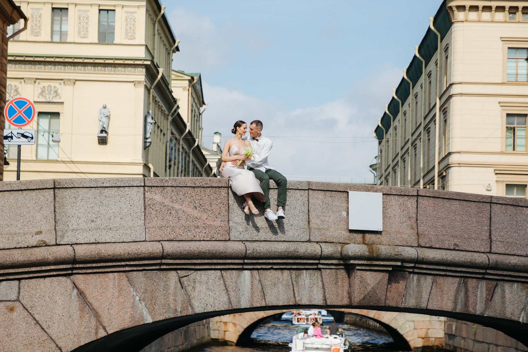 Свадебная фотопрогулка. Регистрация, прогулка, фуршет. Фотограф крещение венчание в Петербурге! Помогает подобрать храм и посоветовал душевного батюшку в СПб