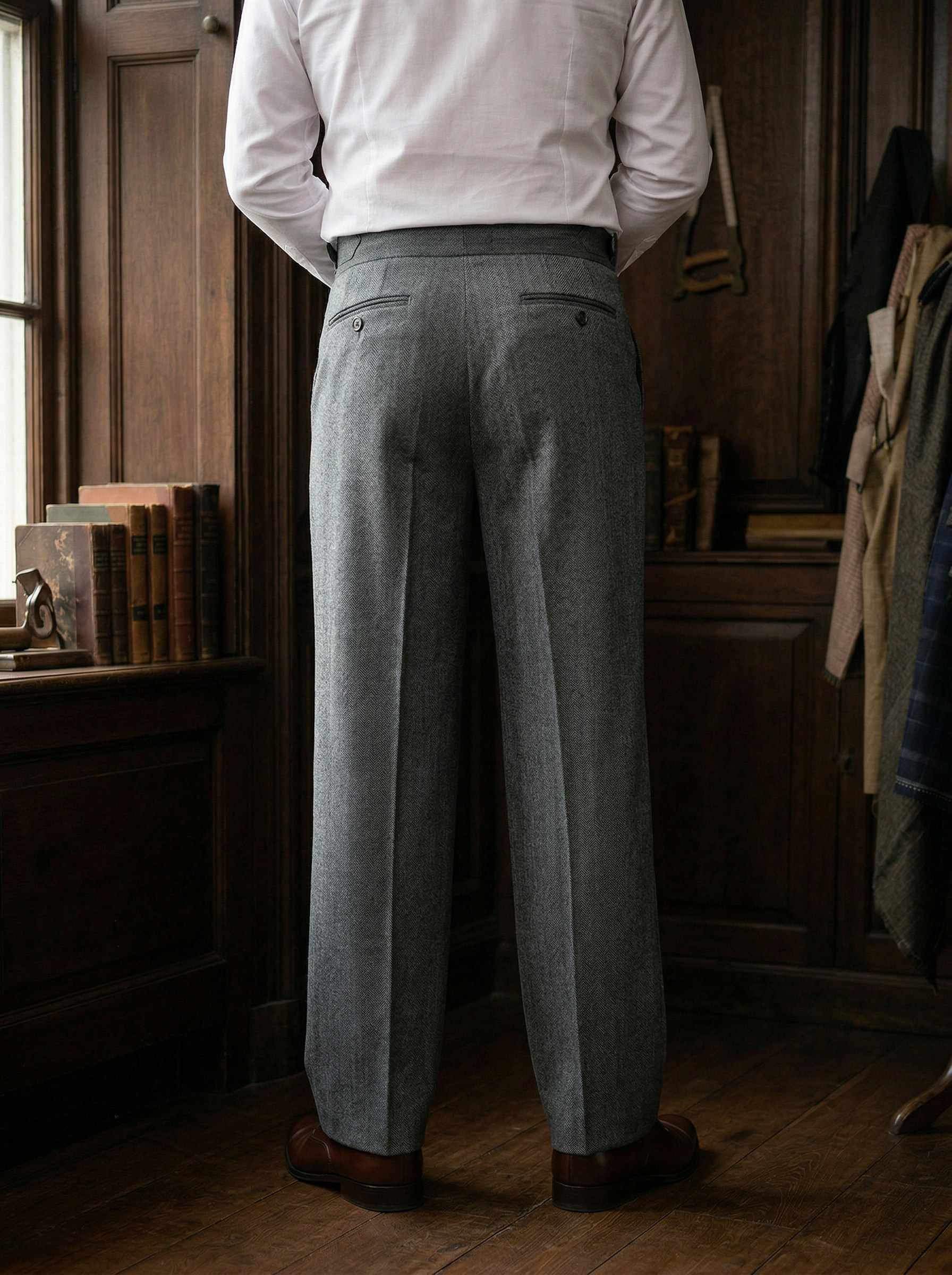 Генерация фото в интерьере для серых брюк