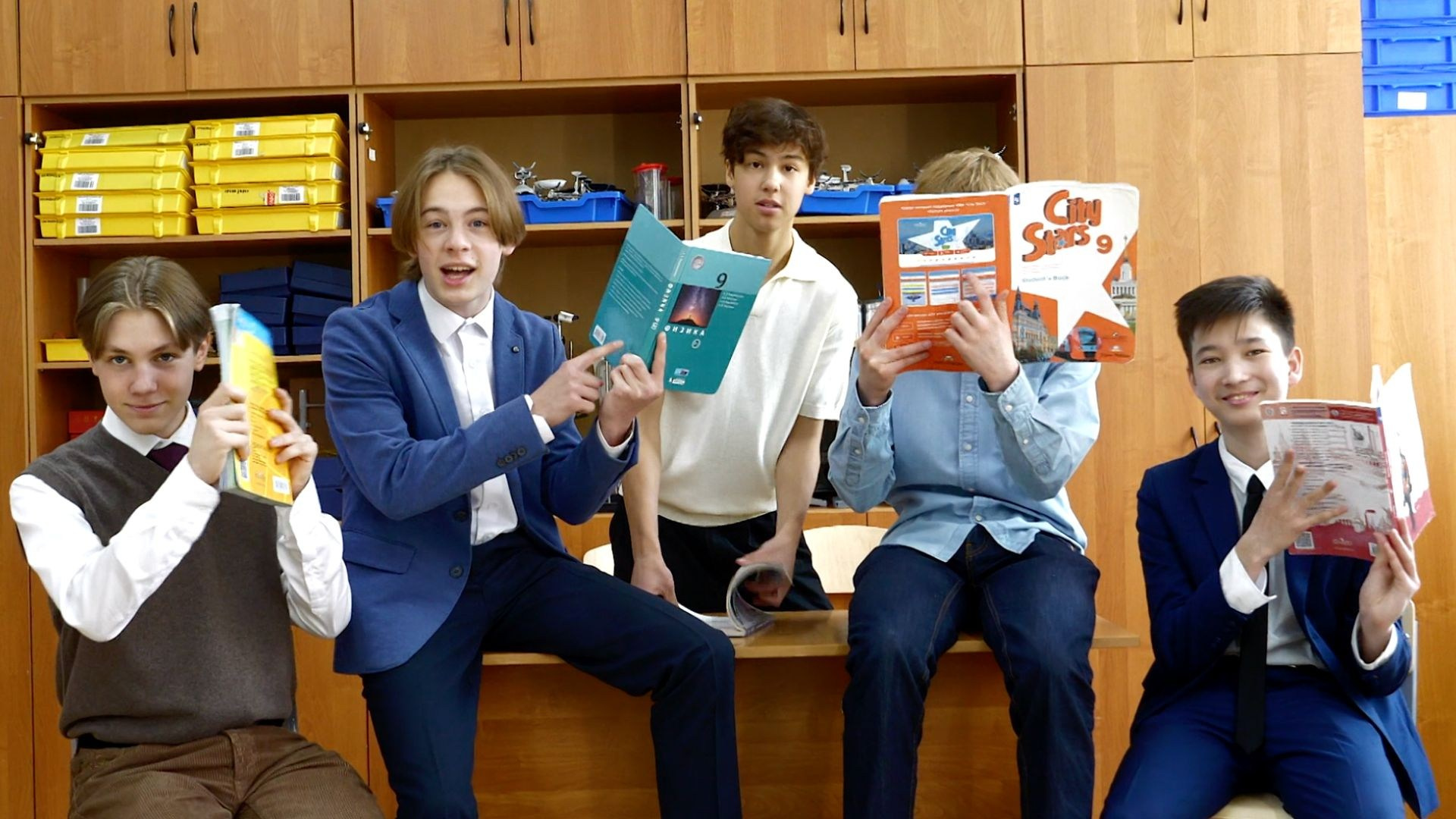 Школьная новость: ученики решили провести вау фотосессию и что из этого получилось, впечатлительным не смотреть. Свадебный фотограф видеограф в Москве Павел Коротков