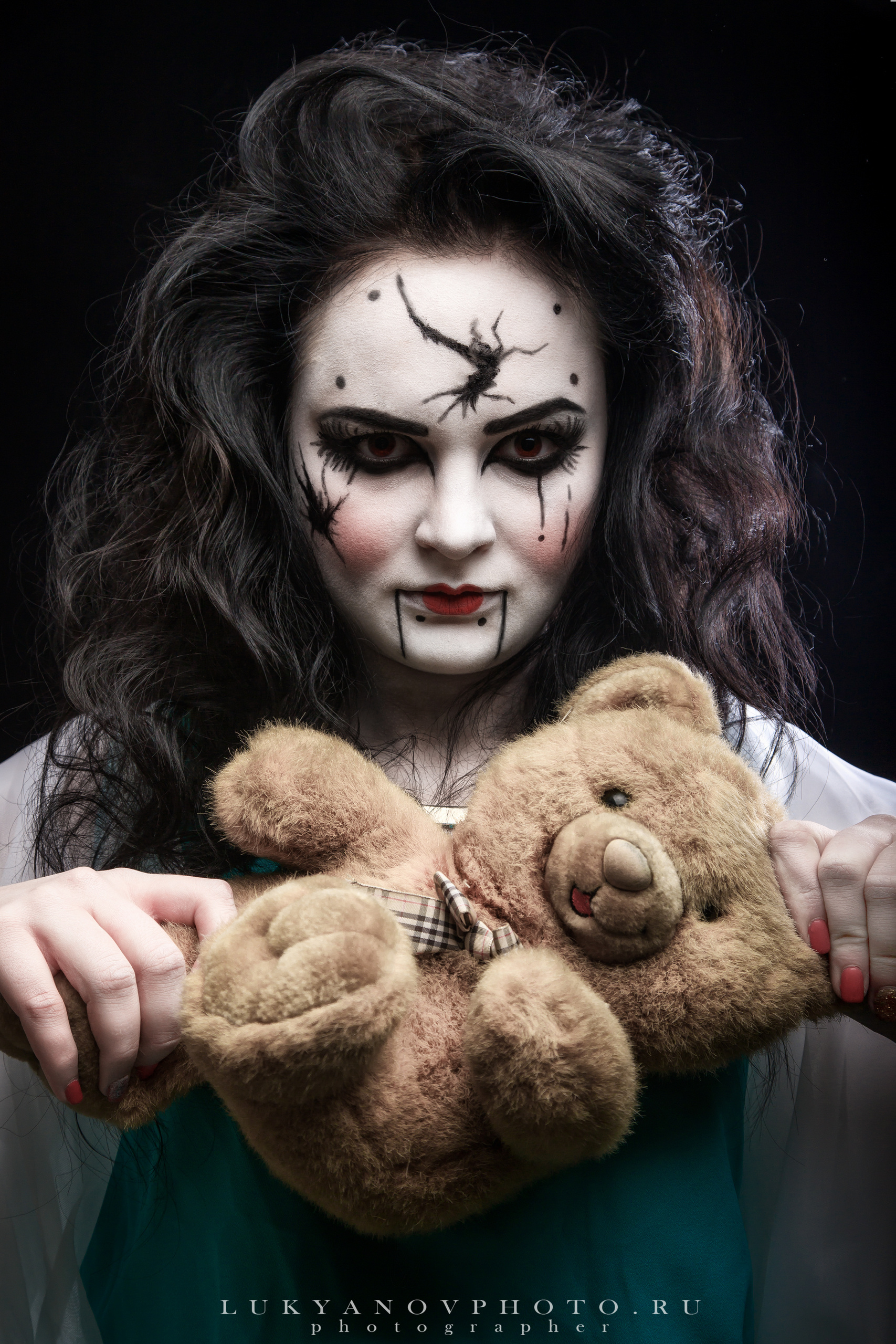 Фотограф - Лукьянов Виталий Тульская область г.Новомосковск
+79105549994
фотопроект "Сломанная кукла" 
#lukyanovphoto #luky_photograph
