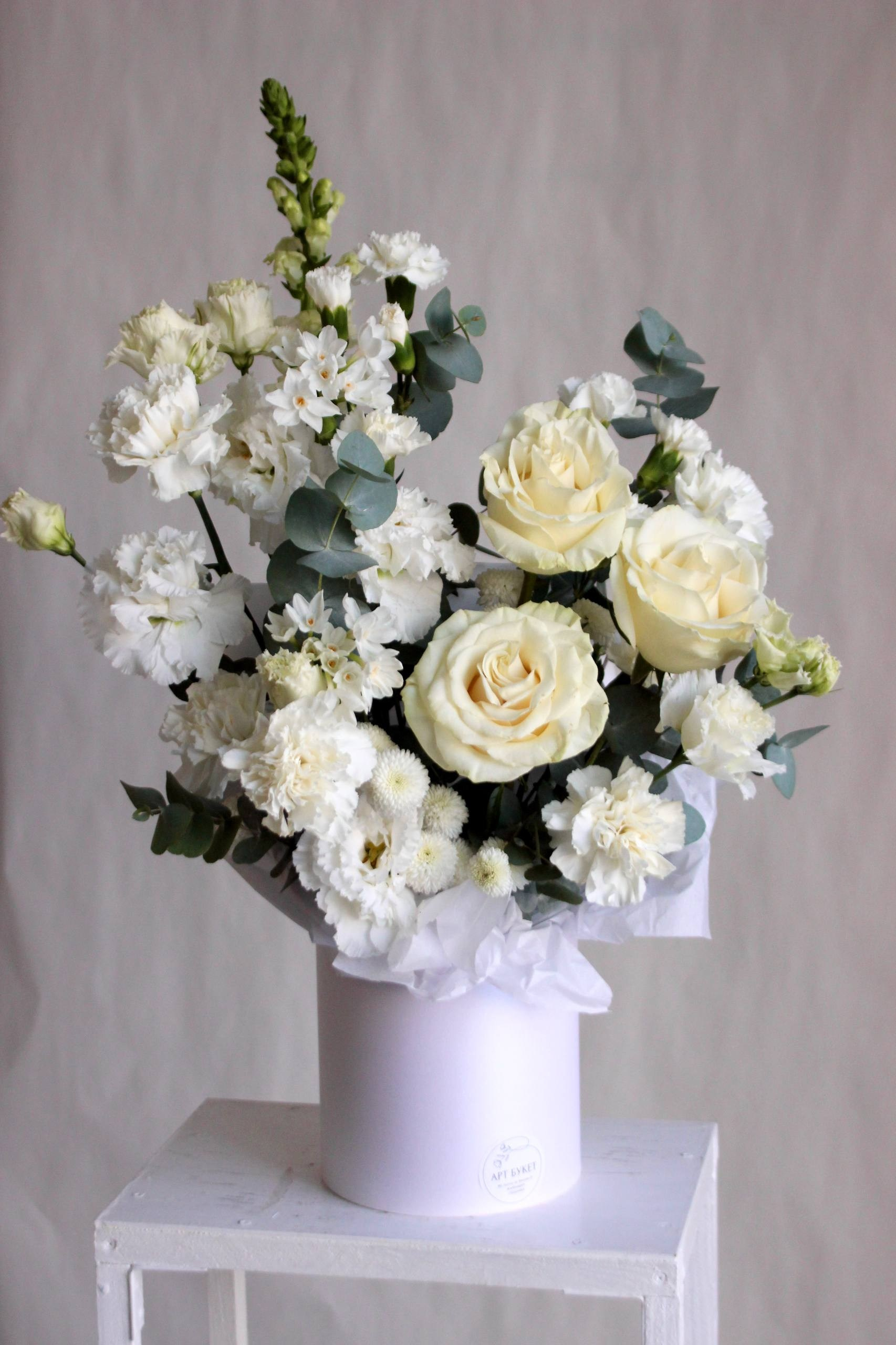 Бело-зеленая. Арт Букет- цветочный дом в Челябинске и Ревде