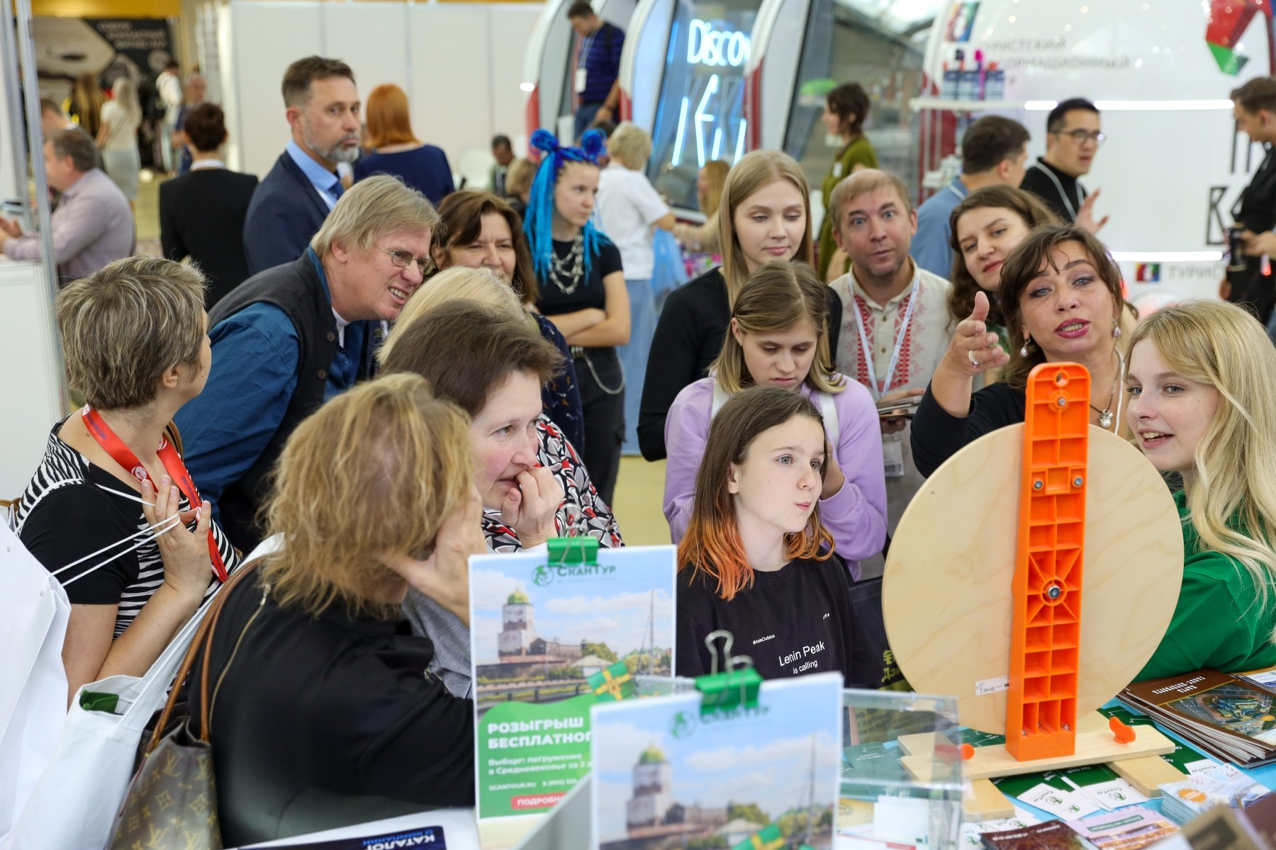 Съёмка стенда на выставке. Фотограф на мероприятие в Москве Марик