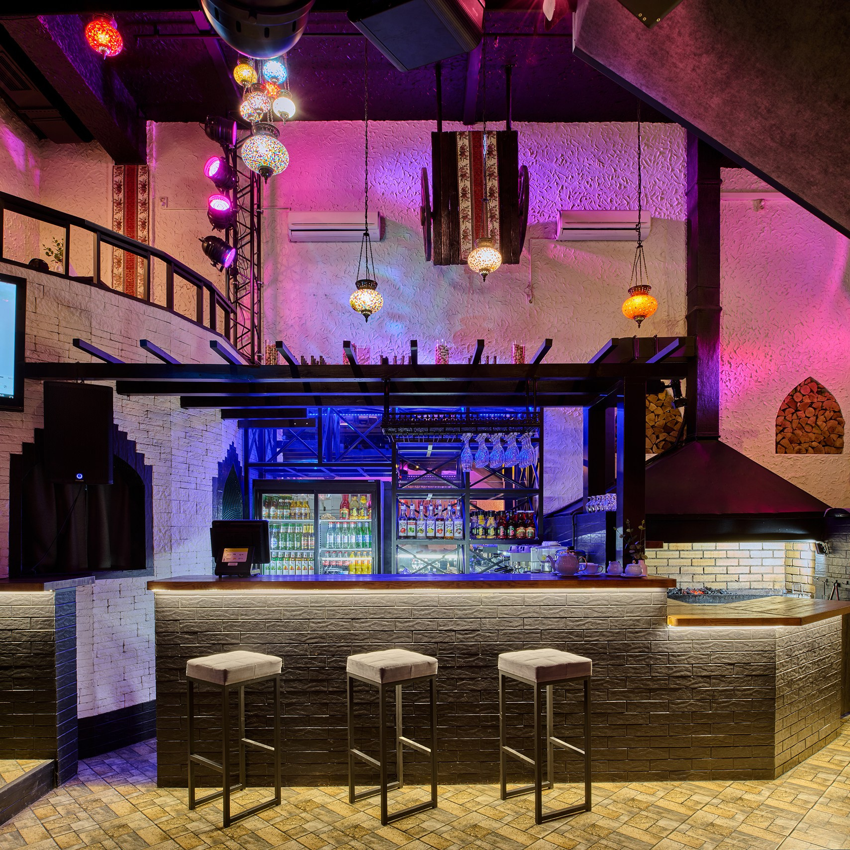 БАРЕВ Ресторан. Фотограф для дизайнеров, застройщиков и бизнеса — интерьеры и архитектура — Роман Свободный в Москве и по России