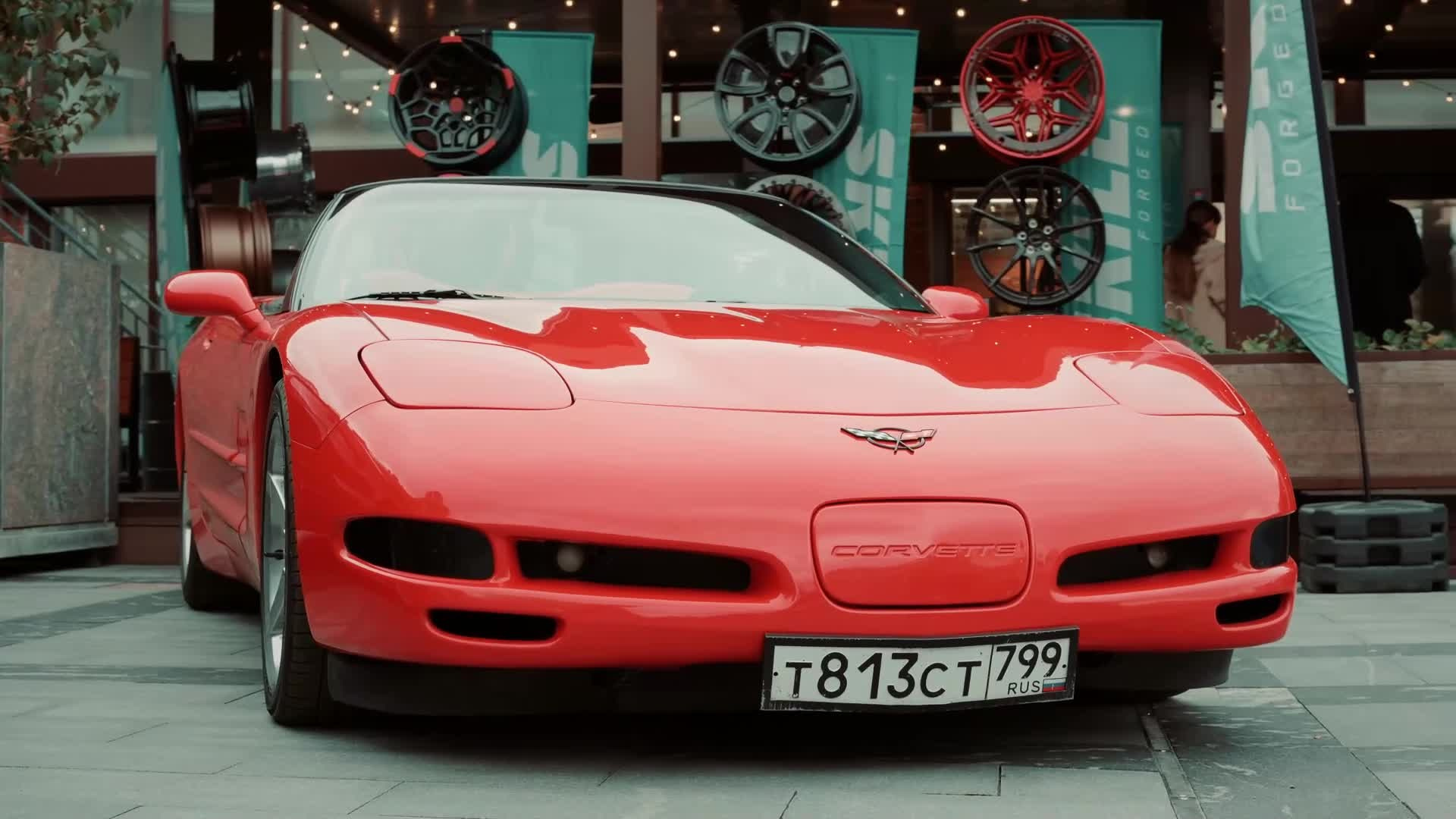 Съёмка мероприятий. Профессиональный видеограф в Москве — Ярослав Сергеев. Видеосъёмка под ключ: монтаж, цветокоррекция, саунд-дизайн, креативные видео