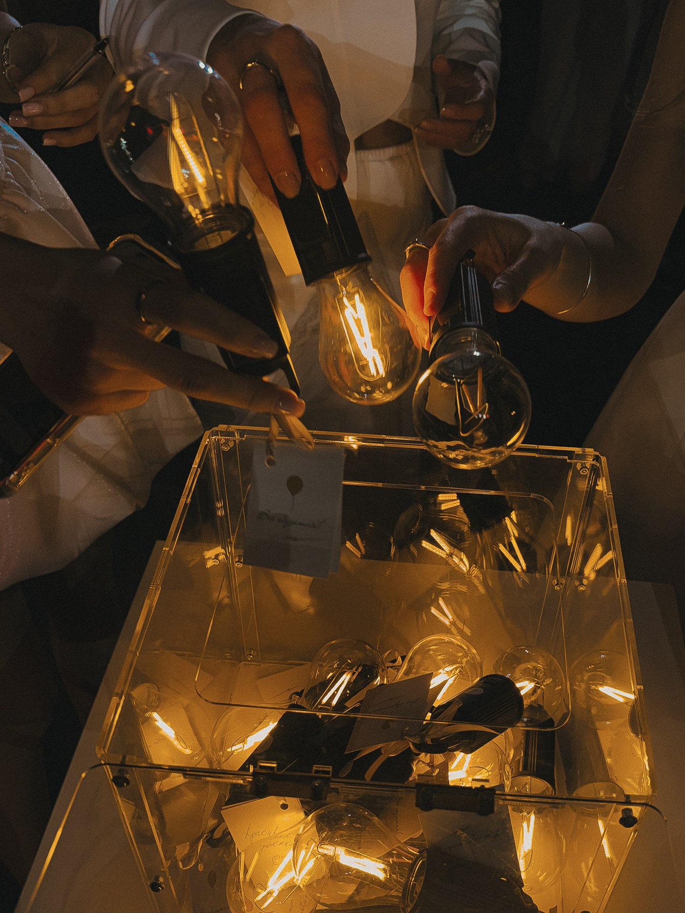 Фотограф на свадебную вечеринку Москва. VERSLIBRE | Свадебный и репортажный фотограф в Санкт-Петербурге, Москве, и Поволжье