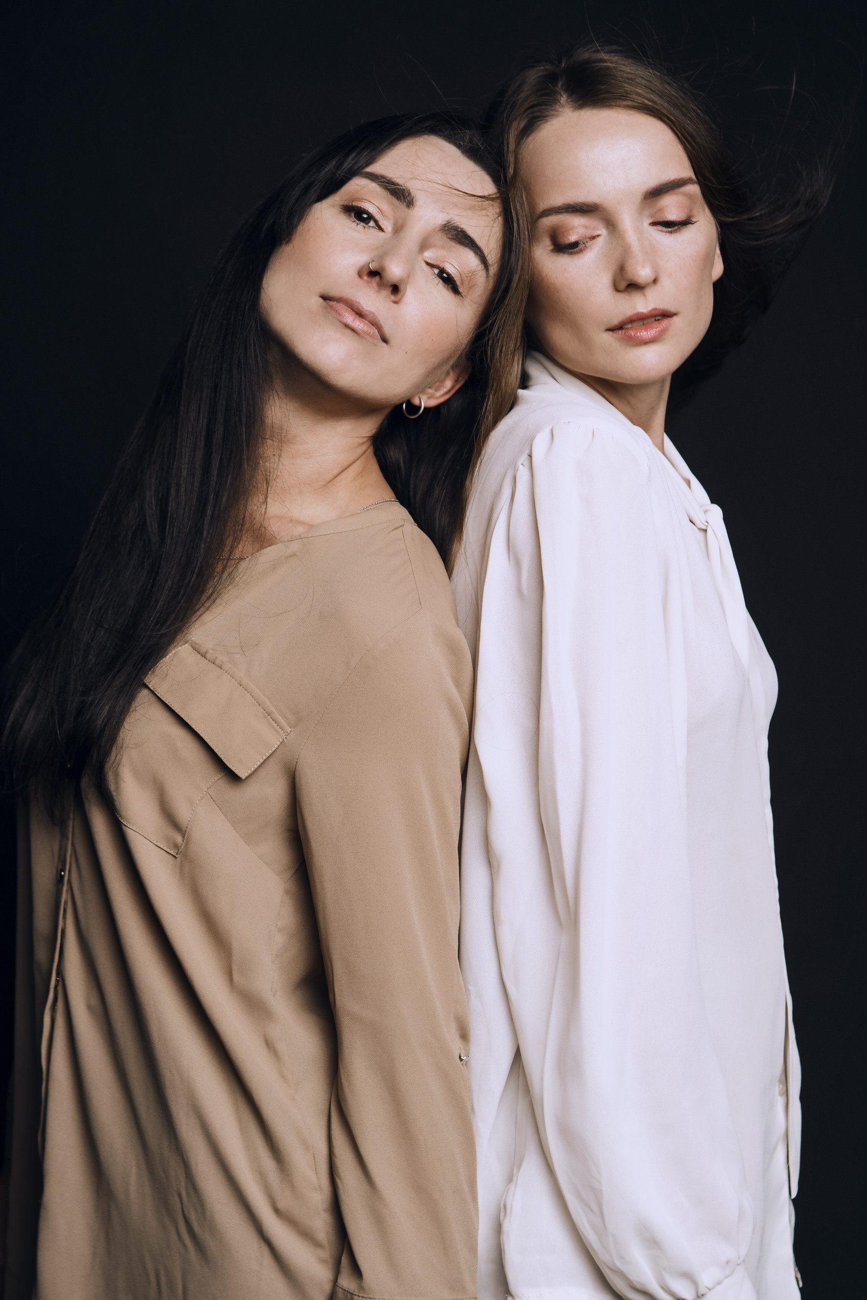 Фотодень в студии на черном фоне в Архангельске