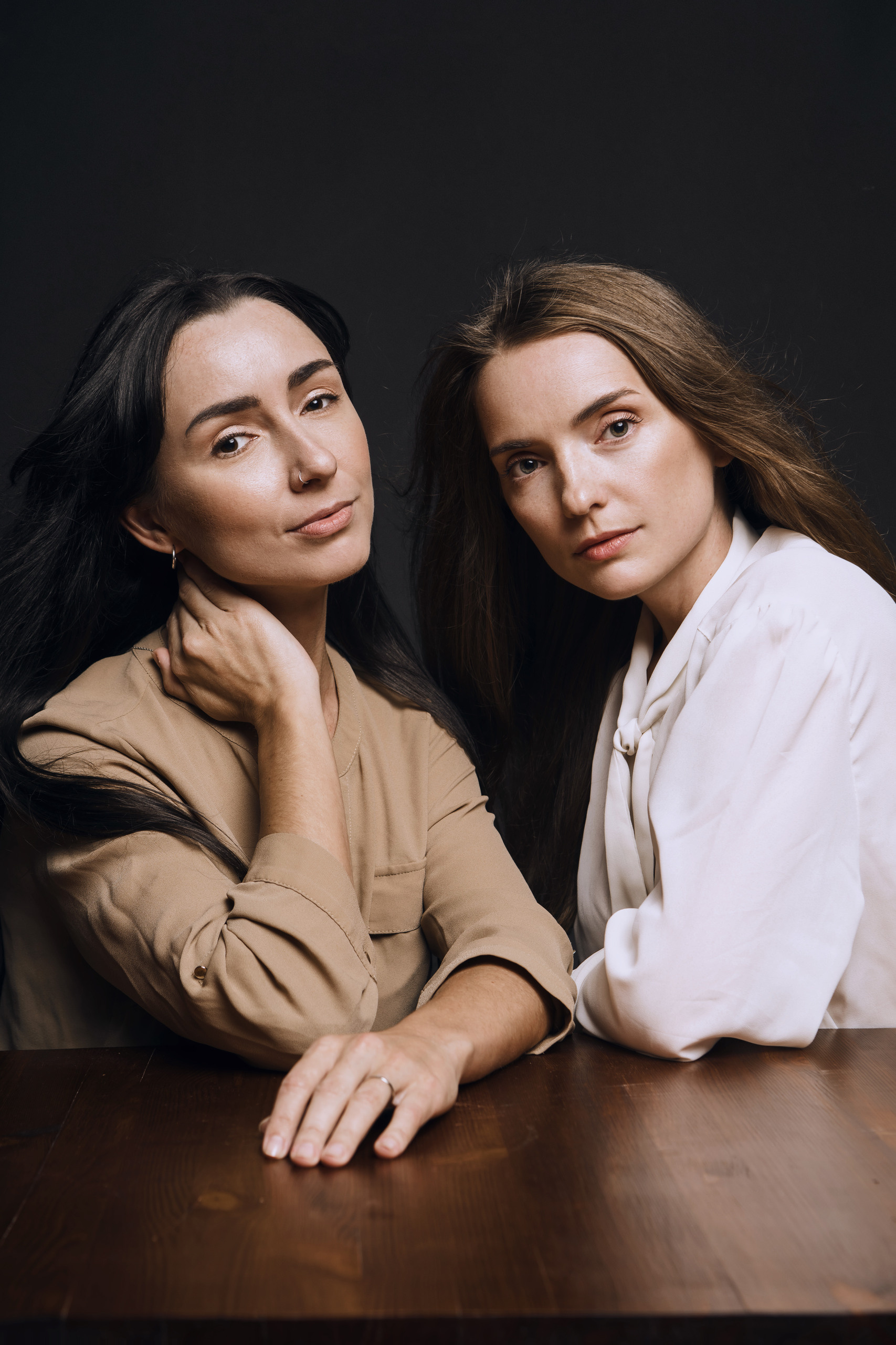 Фотодень в студии на черном фоне в Архангельске