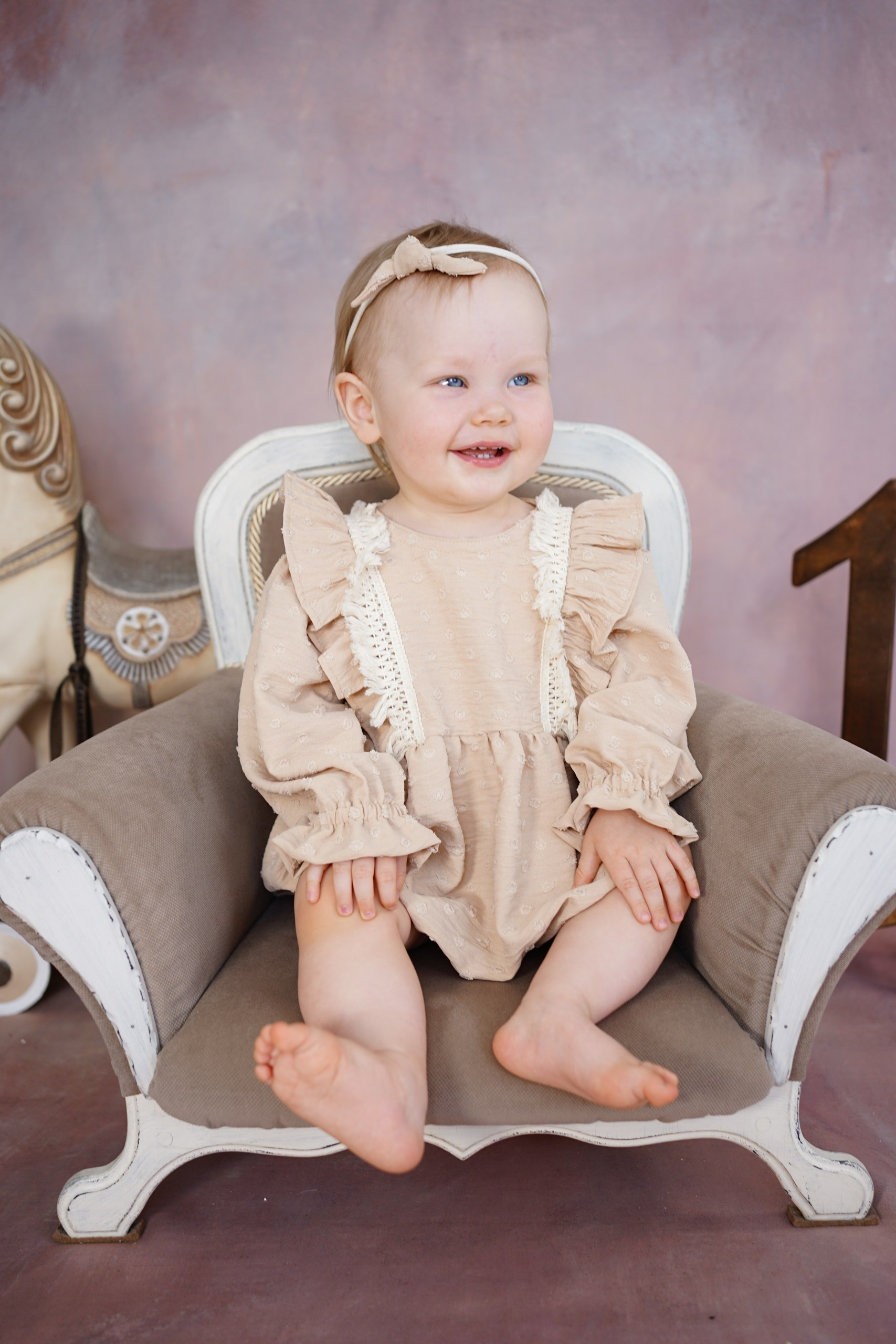 Фотозоны на ХОЛСТЕ. Детская Фотостудия ГОДОВАСИКИ в Санкт-Петербурге фотосесия на годик