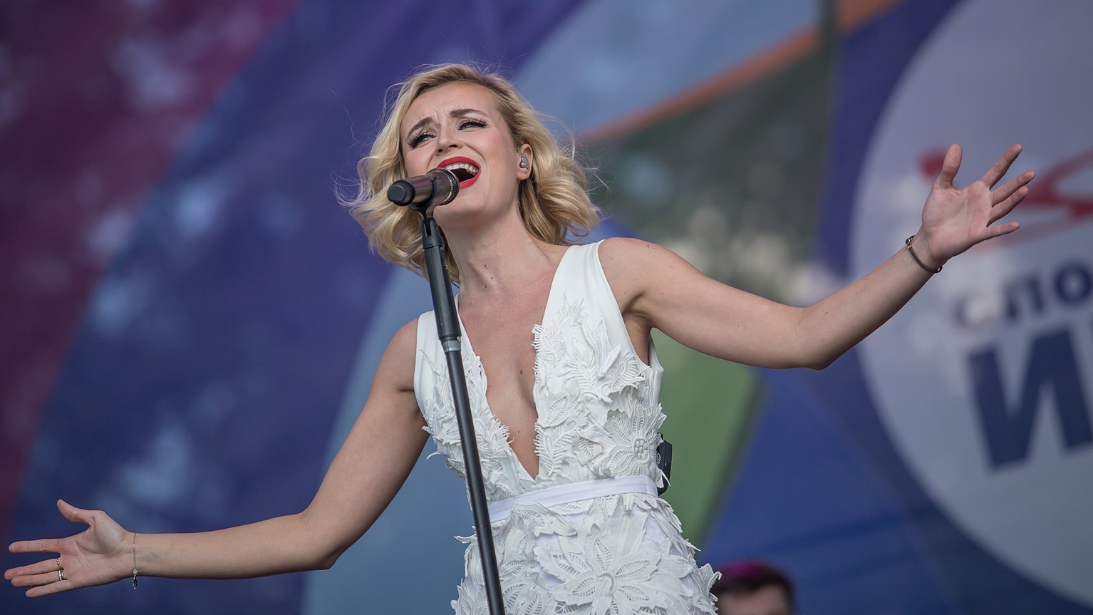 Контент съемка под ключ. Световое шоу / Москва и Мо