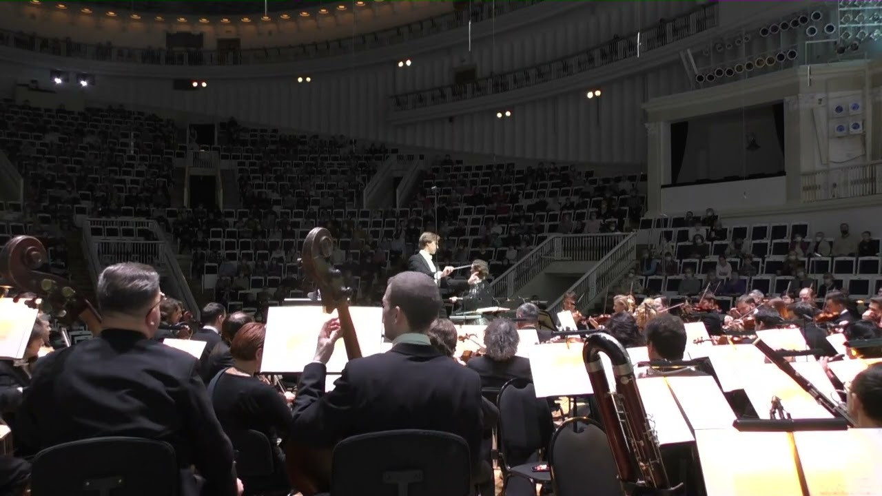 Видео. Дирижер Андрей Колясников