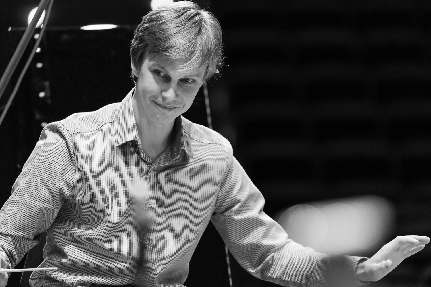 Фото. Дирижер Андрей Колясников