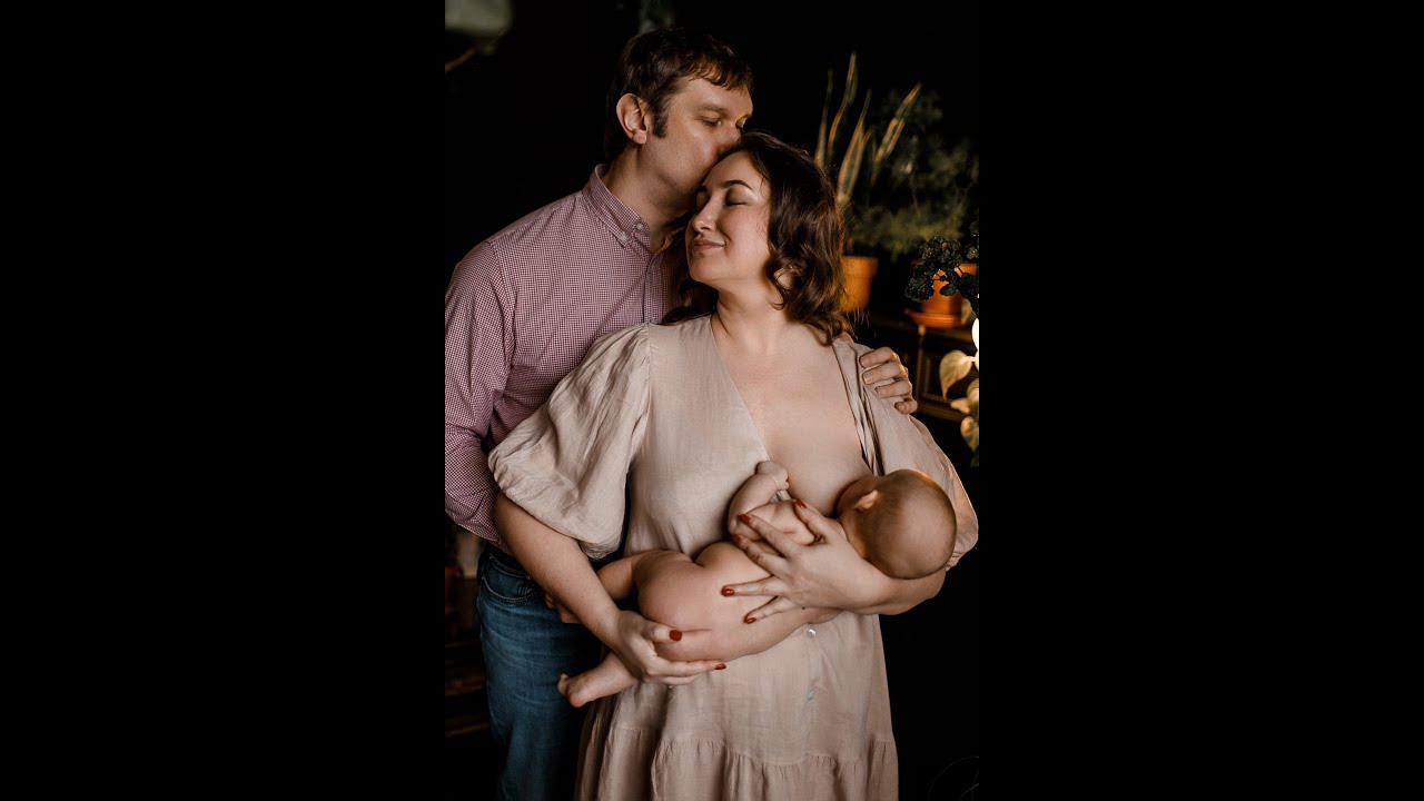 Фотосессия новорожденного, мама и малыш, грудное вскармливание