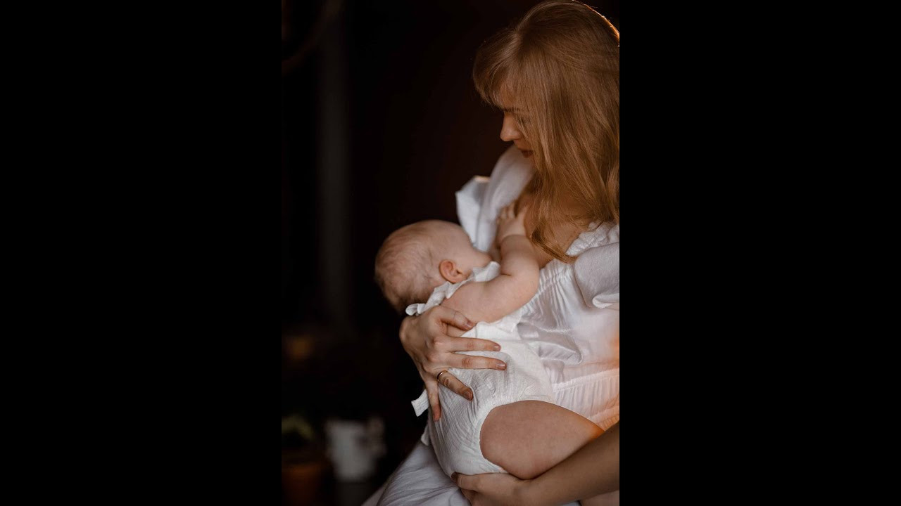 Фотосессия новорожденного, мама и малыш, грудное вскармливание