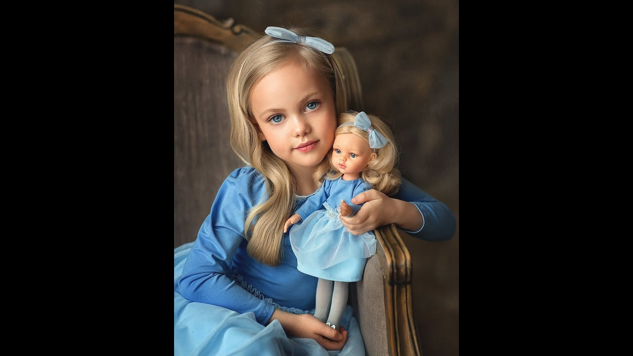 Webinar about eyes. Photographer Elena Michelle