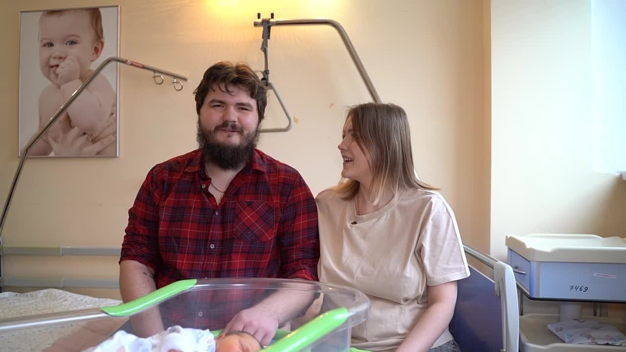 Фото выписки — заказать фотографа на выписку из роддома в Москве. Фотографы на роды в Москве. Фото и видео родов. Фотопроект «Продолжение рода»