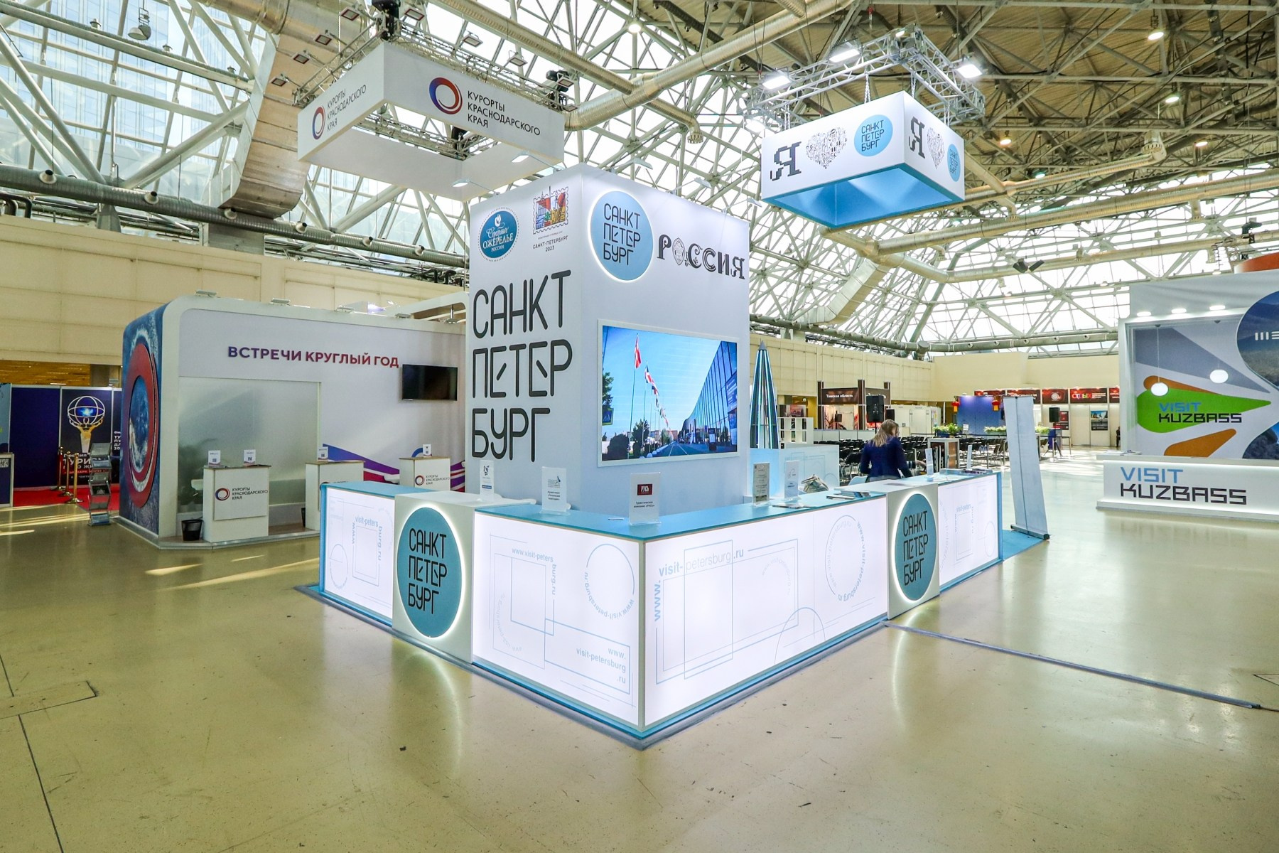 Съёмка стенда на выставке. Фотограф на мероприятие в Москве Марик