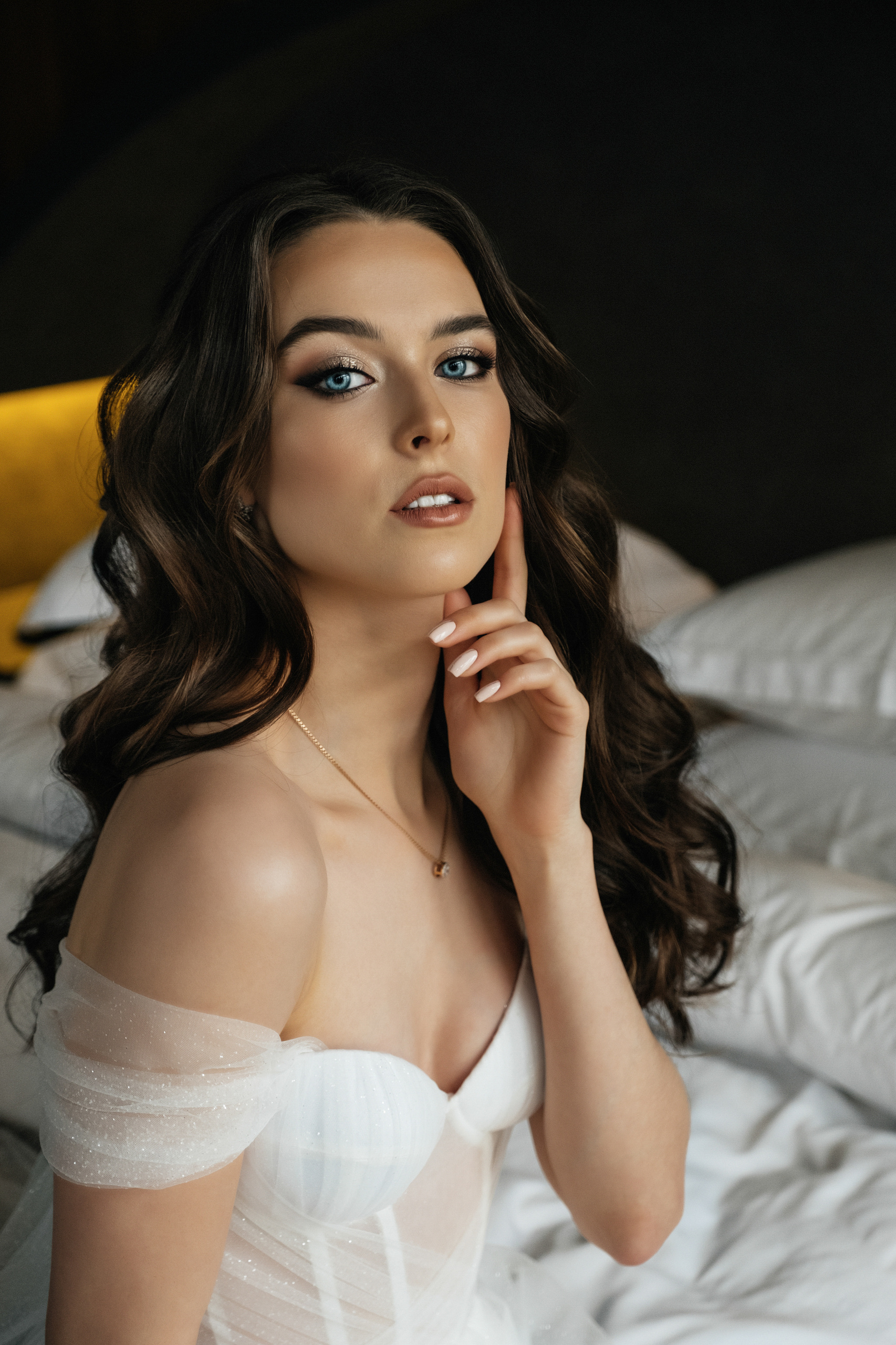 Загадочный взгляд невесты