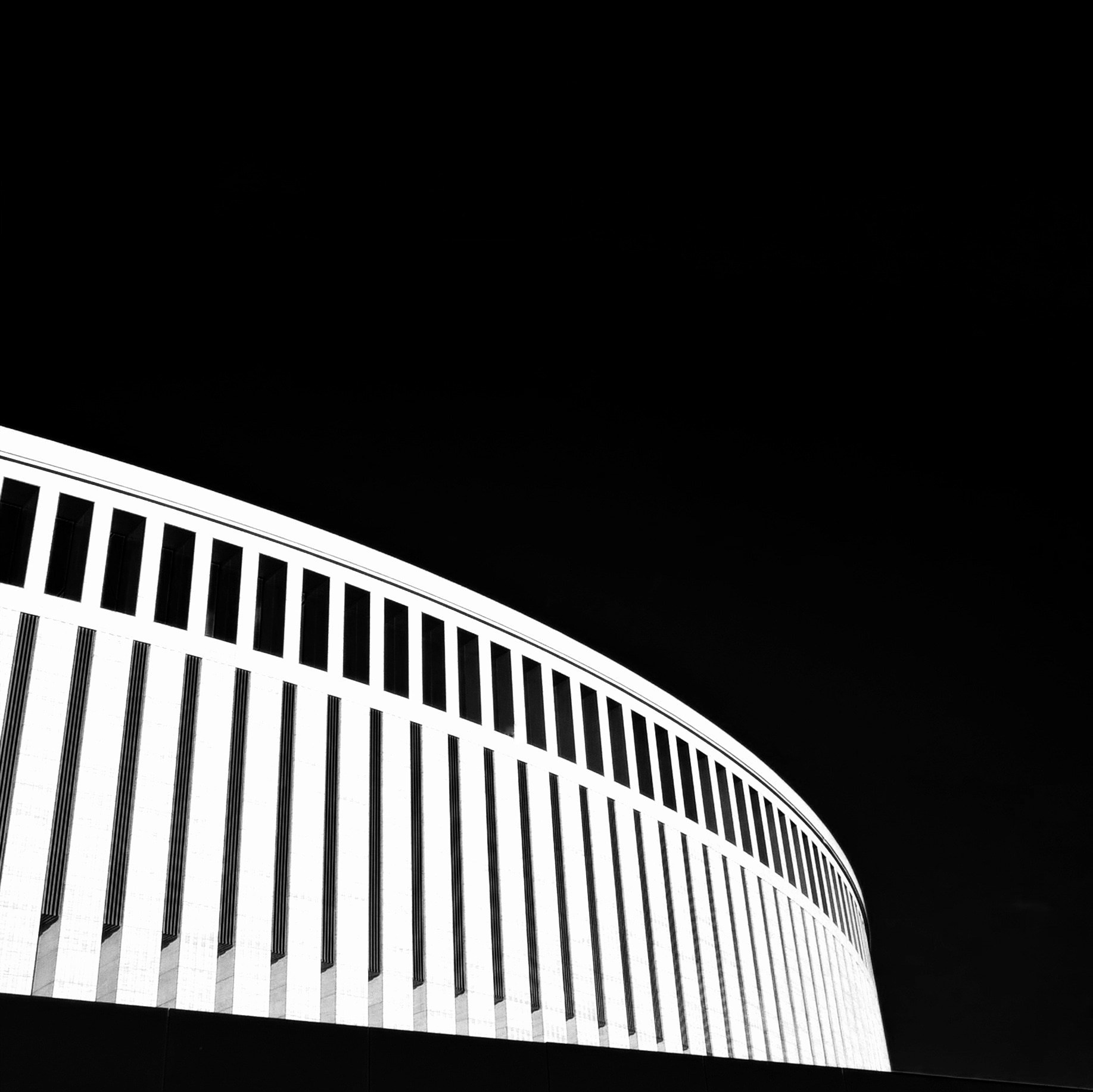 MINIMΔLISMUS EXTREMUS. VLAD EXIT