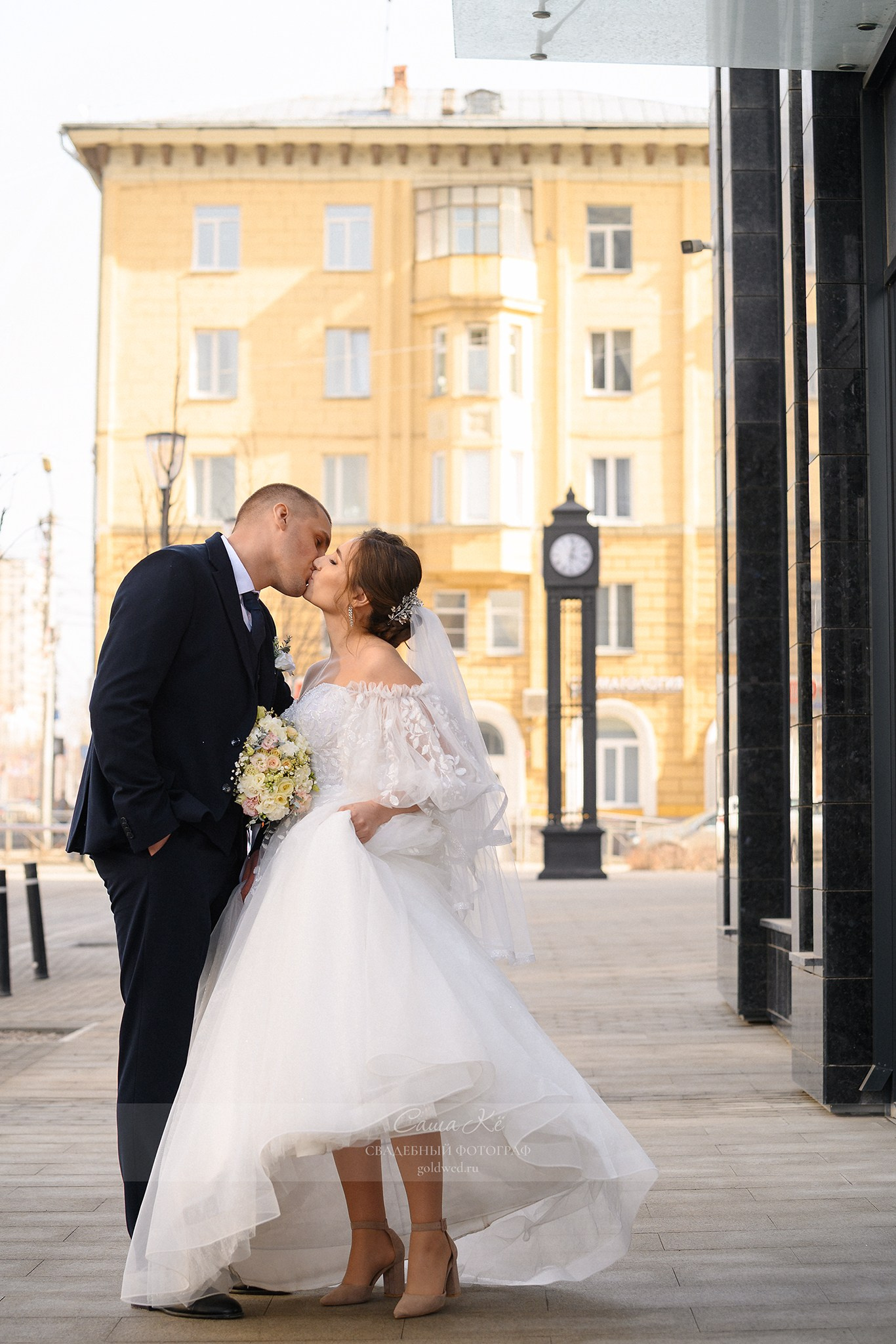 Свадебная фотосессия С&А на Садовой, 19. Свадебный, семейный и event фотограф в Новосибирске и Новосибирской области Саша Кё