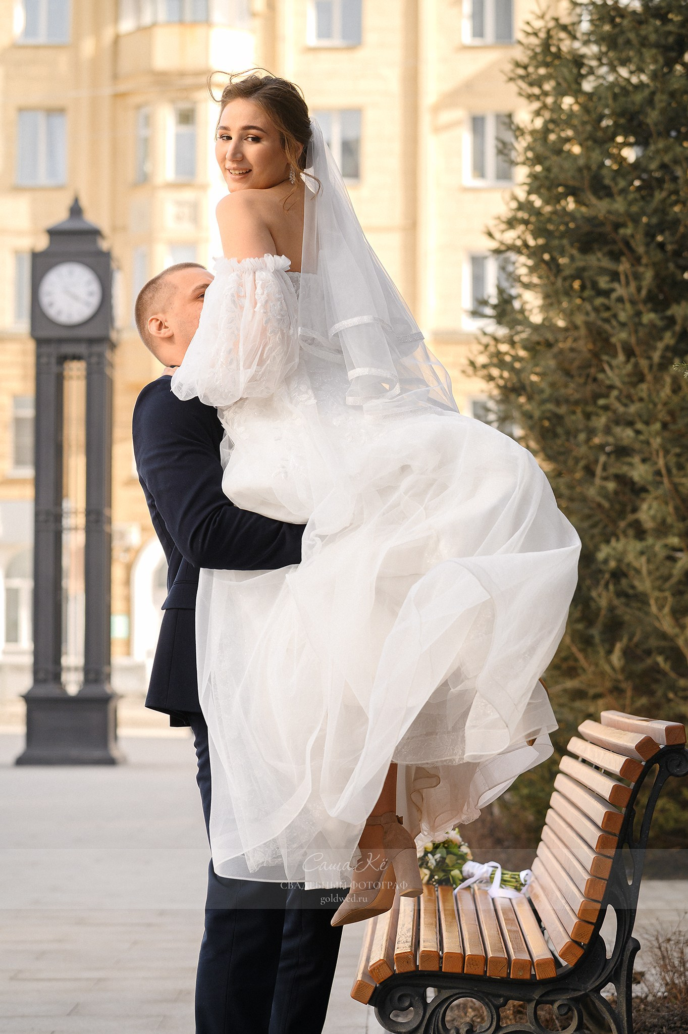 Свадебная фотосессия С&А на Садовой, 19. Свадебный, семейный и event фотограф в Новосибирске и Новосибирской области Саша Кё