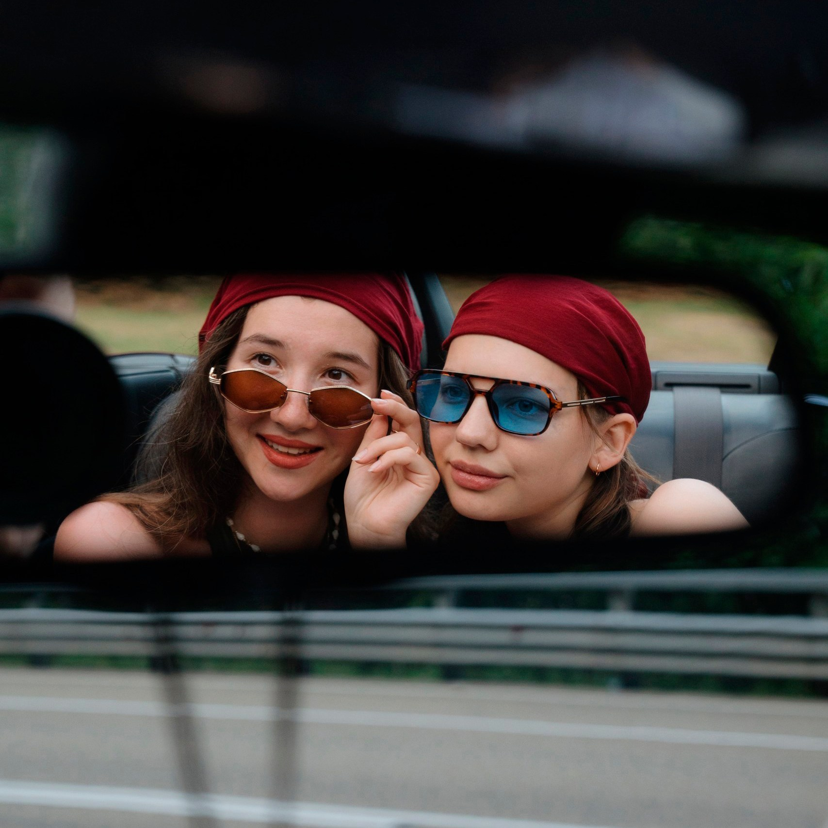 Авторские путешествия на красном кабриолете Lexus. Сочи, Адлер, Сириус, Красная Поляна, озеро Рица. Личный водитель и фотограф. Свадебный фотограф в Сочи и Адлере — Фотосессии на море и в горах | Виктор Рогулев