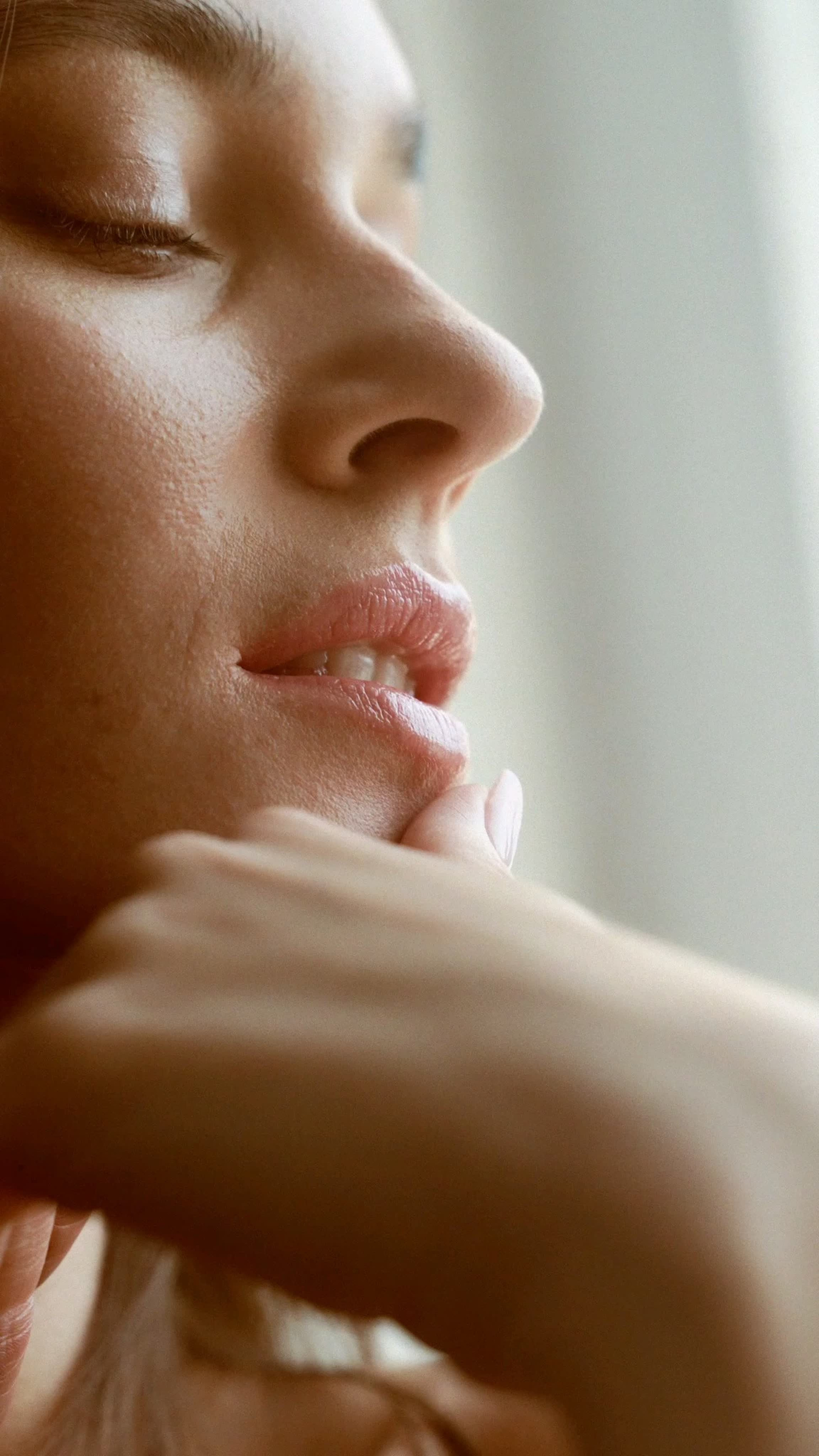 Видеосъемка проектов различной тематики. Видеосъемка рекламы, видеосъемка аксессуаров, видеосъемка танцев, видеосъемка клипов в Москве  и в. Профессиональный фотограф Игорь Парфенов, Новосибирск, Москва, реклама, каталоги, контент, портрет, видео, будуар