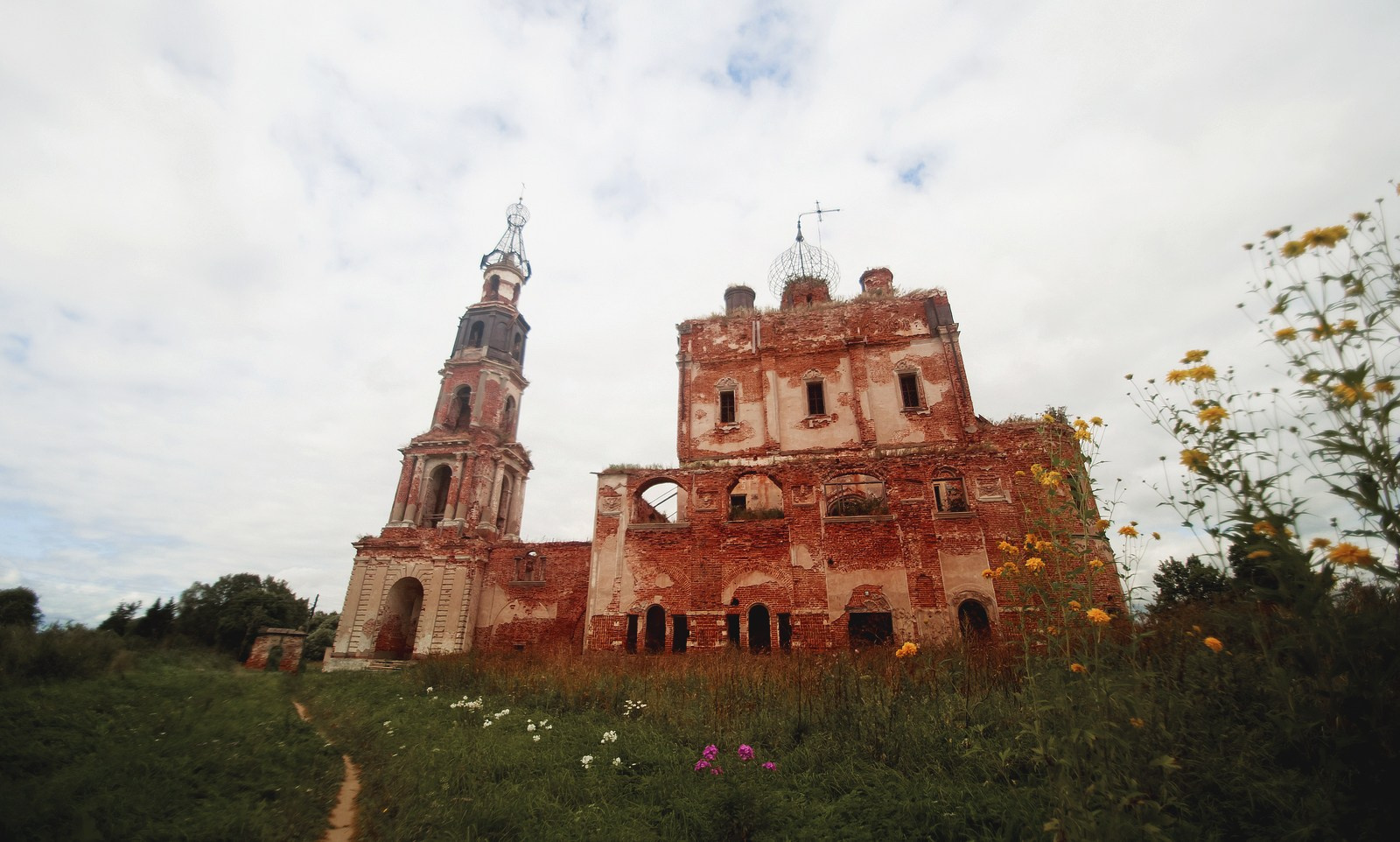 Храм, село Кой