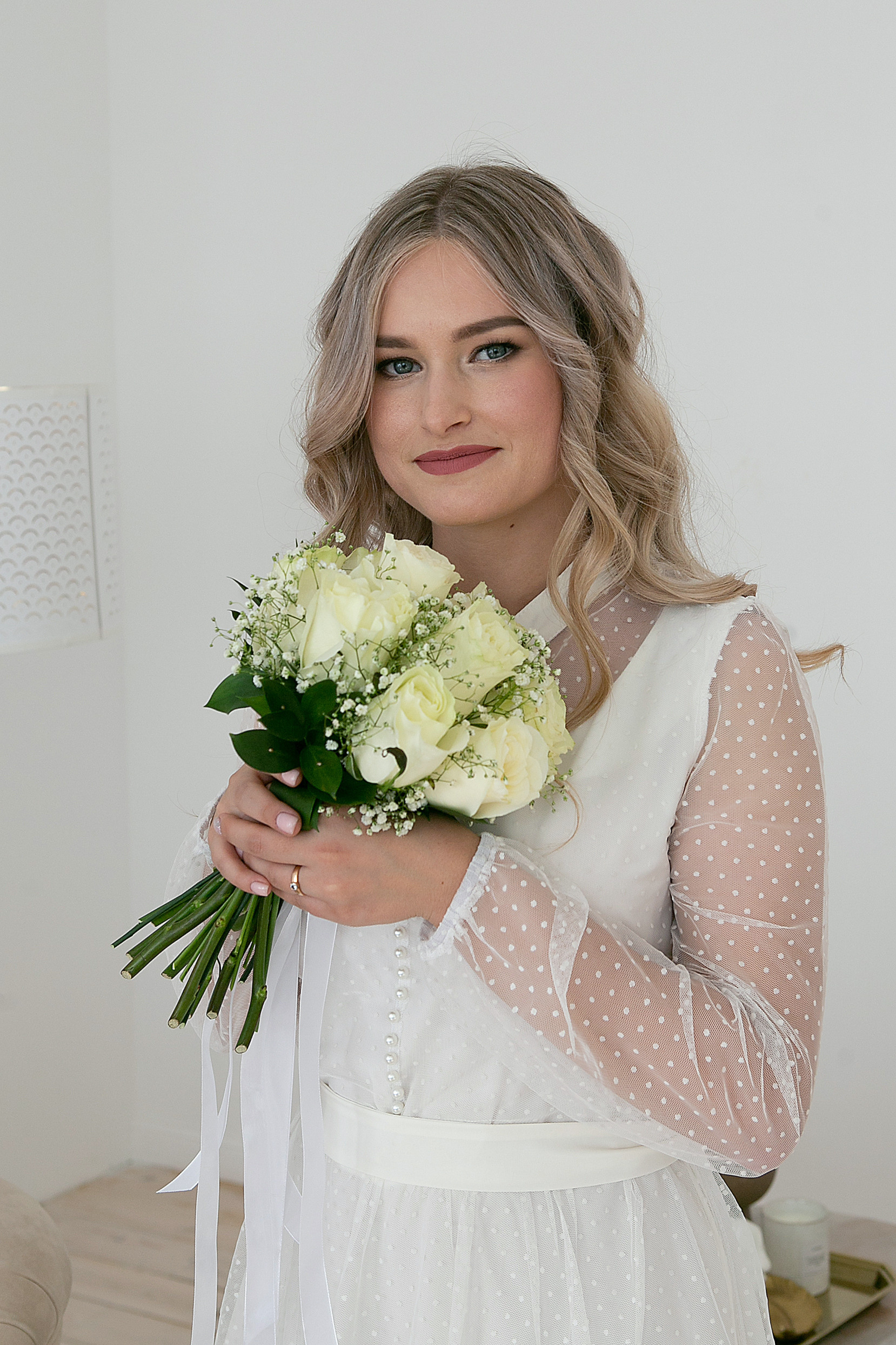 Свадебный фотограф в Омске. Счастливые моменты Вашей жизни. Фотограф Наталья Стаг в Омске. Фотографирую в разных стилях в разных студиях, а так же в школах и садах. Печатаю выпускные фотоальбомы