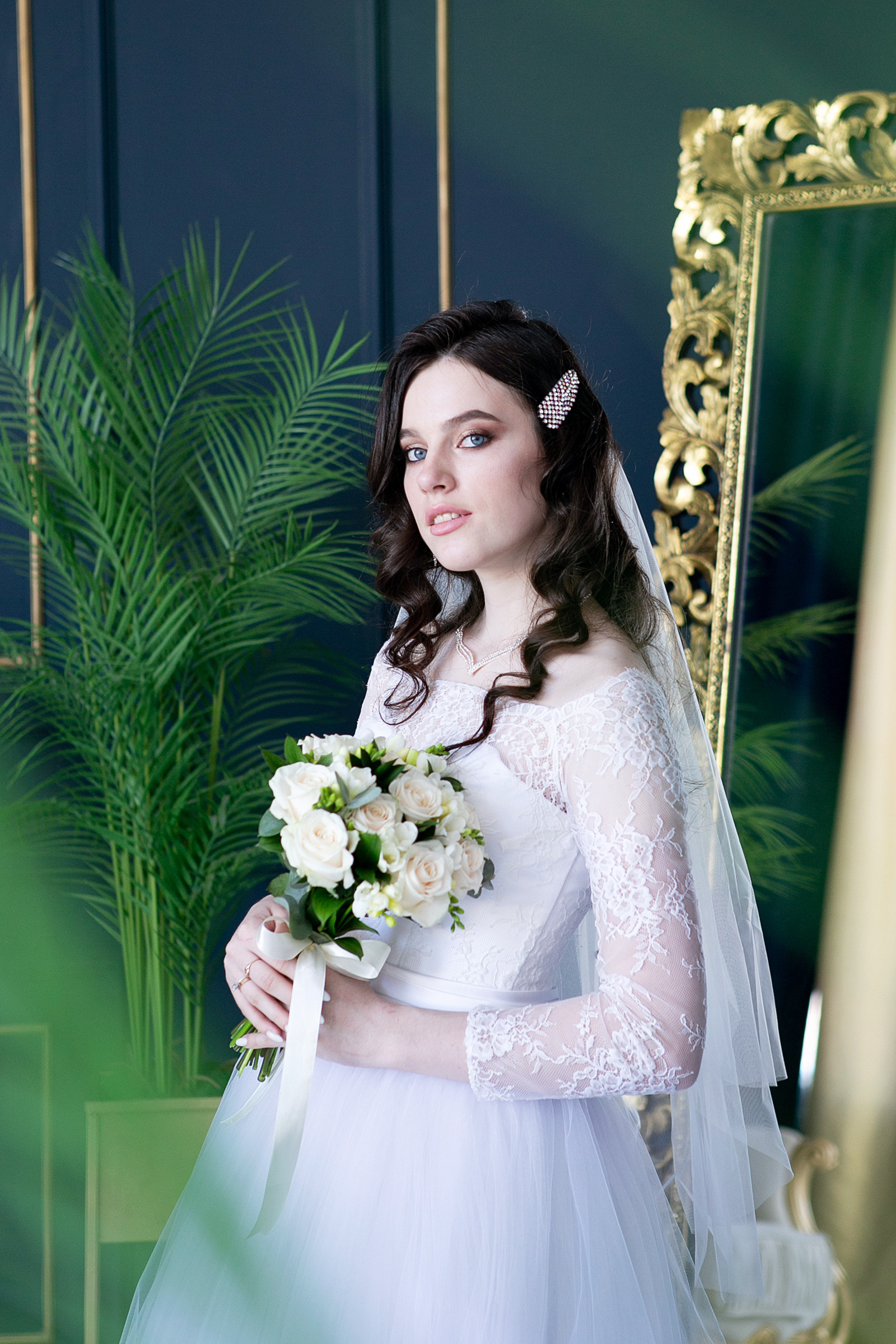 Свадебный фотограф в Омске. Счастливые моменты Вашей жизни. Фотограф Наталья Стаг в Омске. Фотографирую в разных стилях в разных студиях, а так же в школах и садах. Печатаю выпускные фотоальбомы