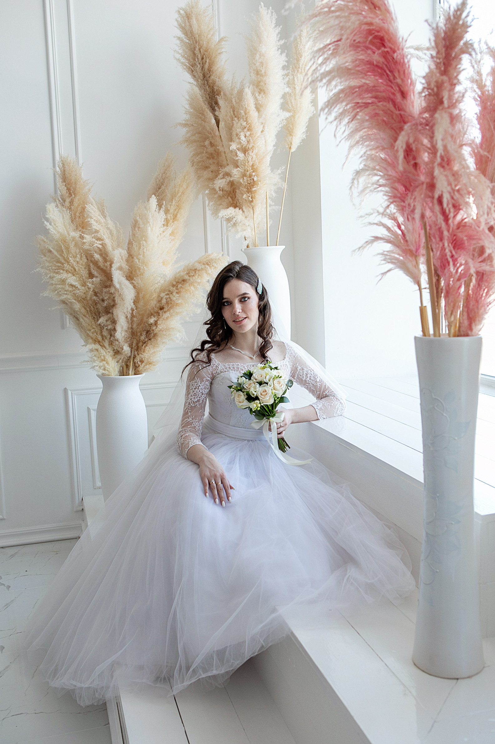 Свадебный фотограф в Омске. Счастливые моменты Вашей жизни. Фотограф Наталья Стаг в Омске. Фотографирую в разных стилях в разных студиях, а так же в школах и садах. Печатаю выпускные фотоальбомы