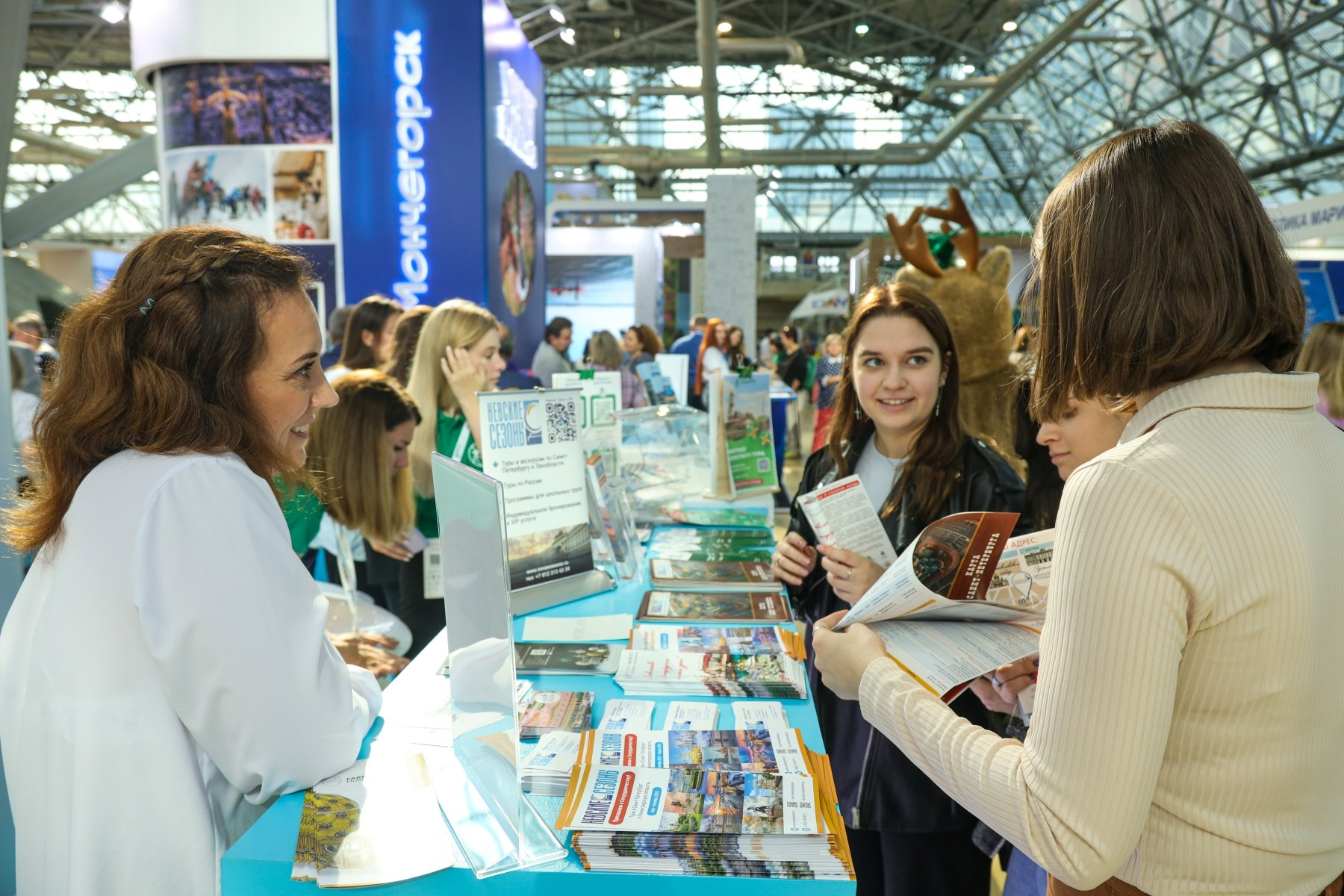 Съёмка стенда на выставке. Фотограф на мероприятие в Москве Марик