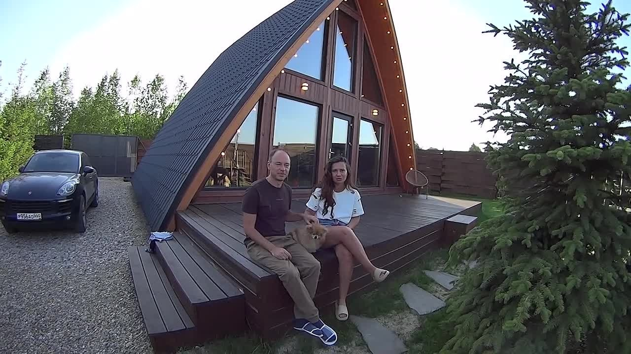 Аренда треугольного Афрейм коттеджа на День влюбленных - 14 февраля. Коттедж А-фрейм с баней и уличным чаном в Подмосковье - в аренду для отдыха