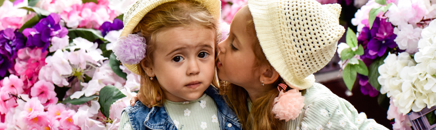 Красотки на лодке