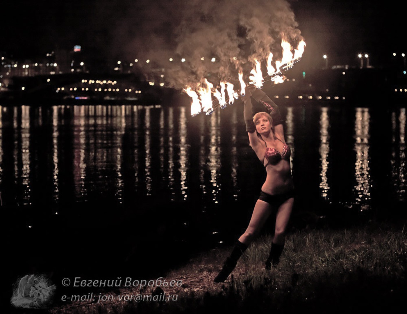 женская фотосессия Красноярск фото для девушки фотограф Красноярск фотосессия для сайта знакомств Красноярск фото для социальной сети заказать цена стоимость фотосессии в Красноярске пример фото идея место позы для фотосессии девушки в Красноярске фотосессия ИИ фотосессиия нейросеть промт для фотосессии фотосессия фото для социальной сети визажист причёска и макияж Красноярск парк Сады мечты Татышев фотостудия Красноярск бизнес портрет