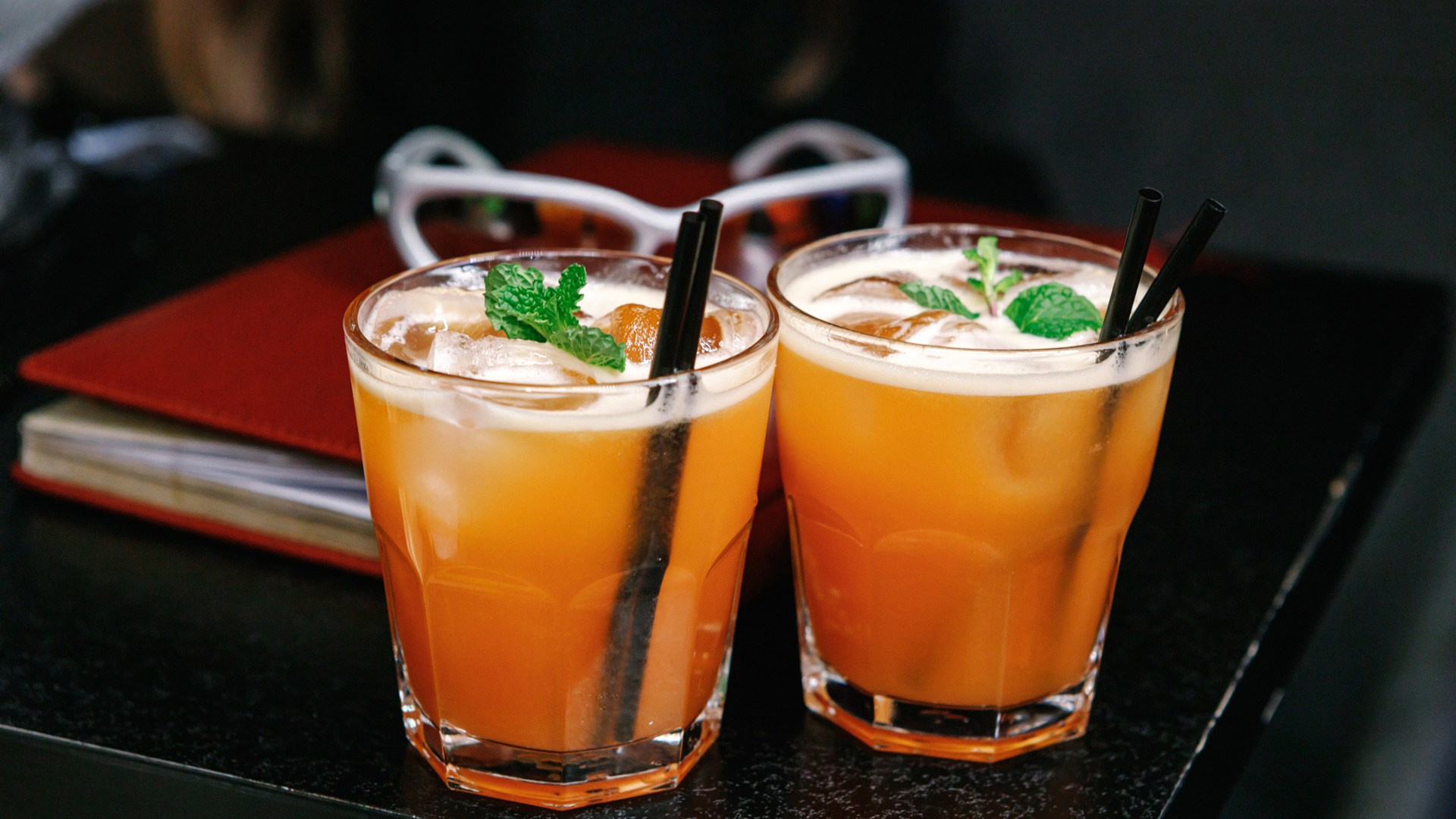 УЕ! БАР. Фотограф Владимир Молоканов